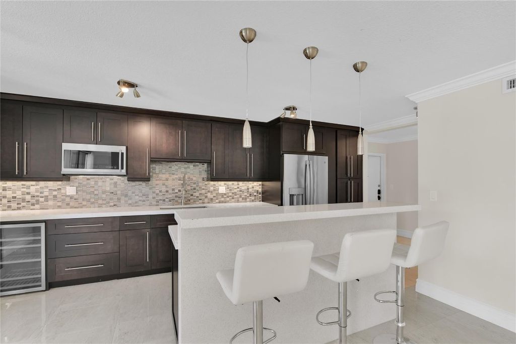 Photo of 250 E Royal Palm Road #2A, Boca Raton, FL 33432 (MLS # F10513931)