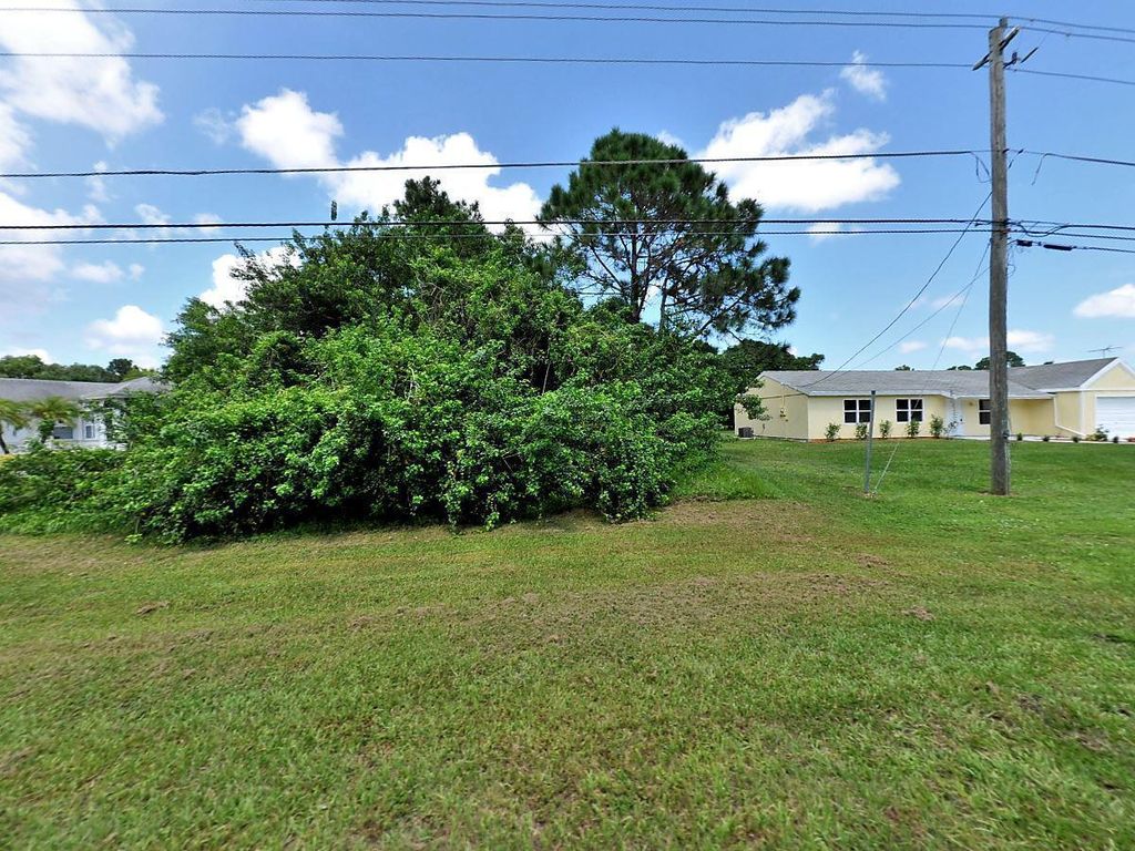 Photo of 236 SW Tulip Boulevard, Port St Lucie, FL 34953 (MLS # R10924410)