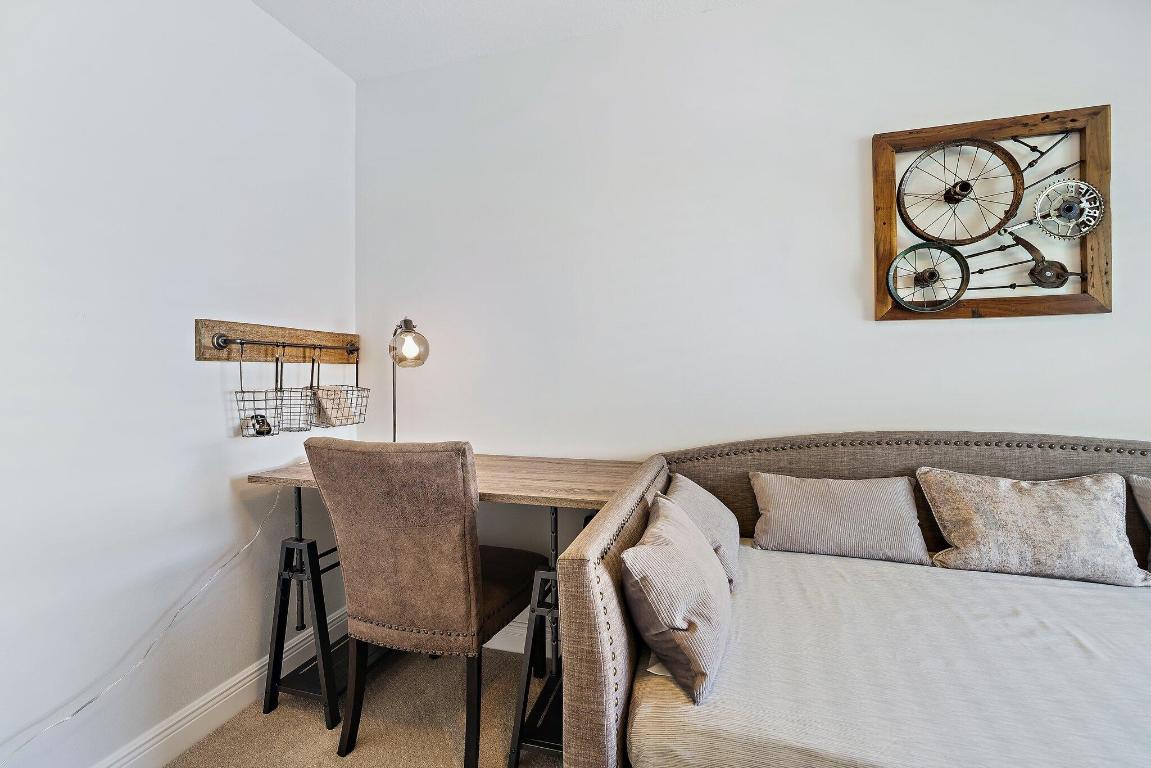 SOUTH SHORE NO 1 OF WELLINGTON - Residential Lease