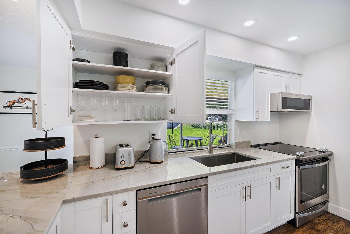 SOUTH SHORE NO 1 OF WELLINGTON - Residential Lease