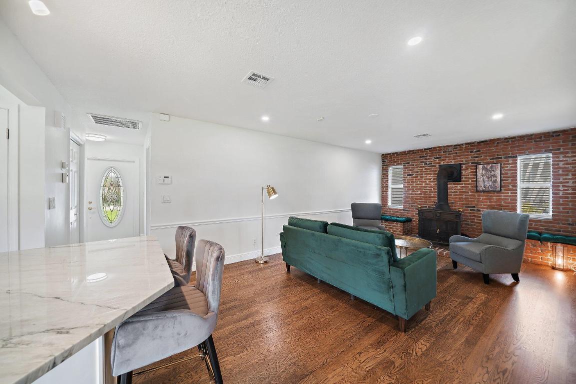 SOUTH SHORE NO 1 OF WELLINGTON - Residential Lease