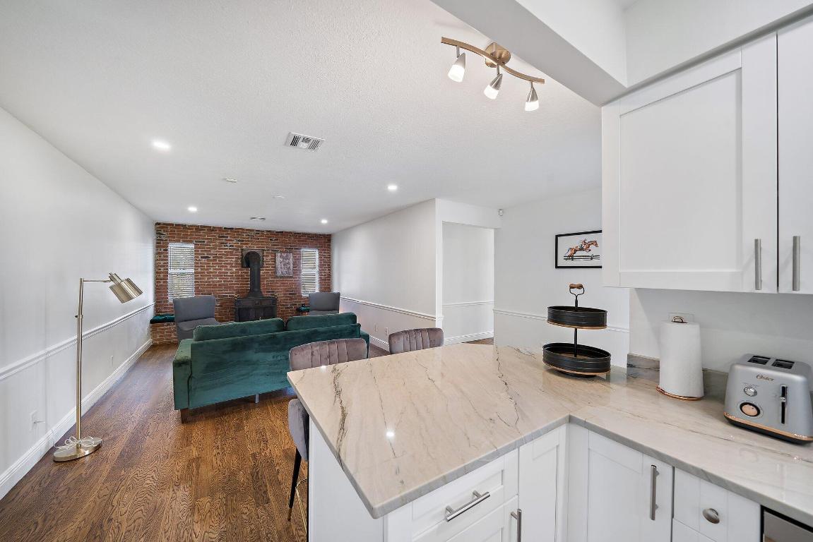 SOUTH SHORE NO 1 OF WELLINGTON - Residential Lease