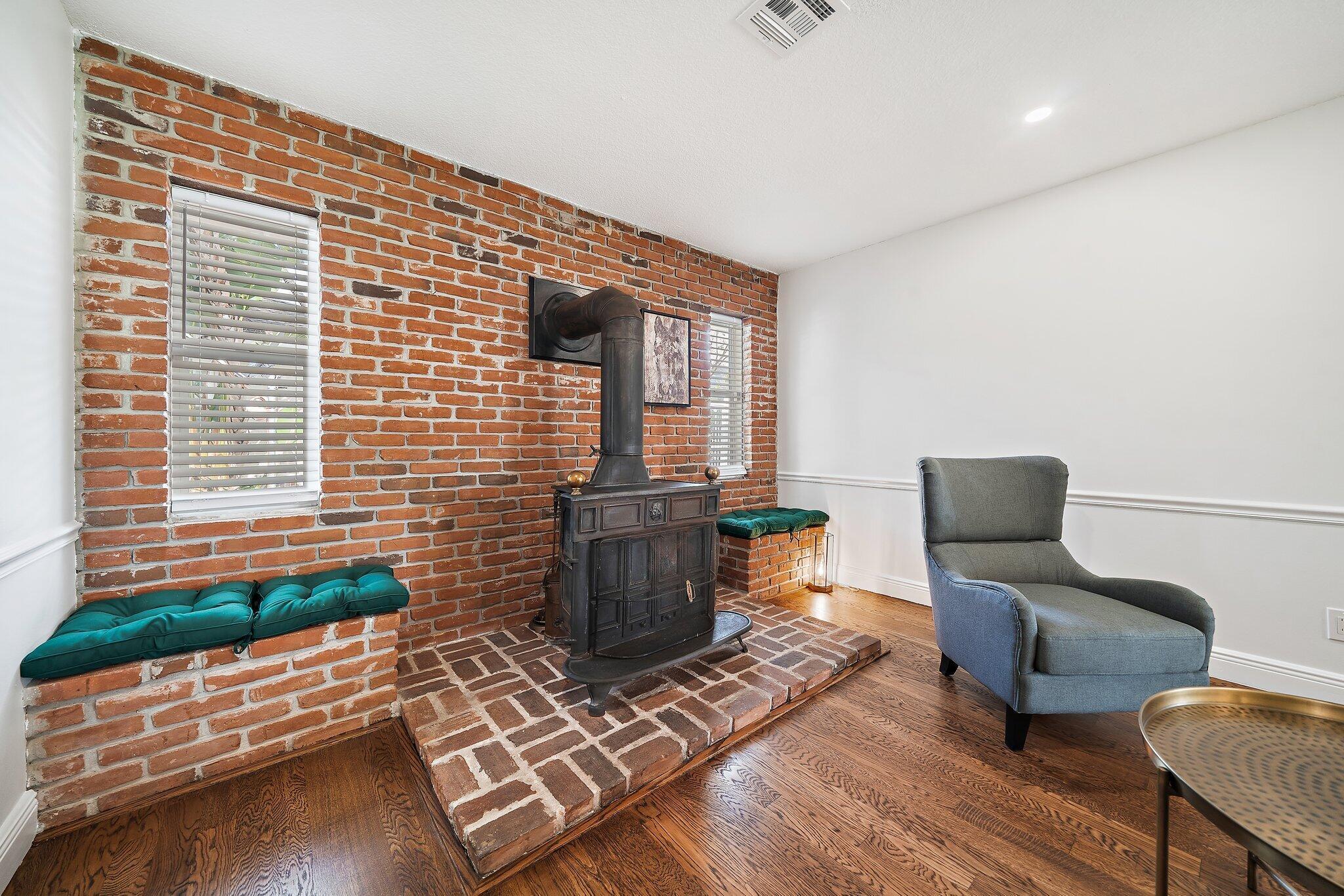 SOUTH SHORE NO 1 OF WELLI - Residential Lease