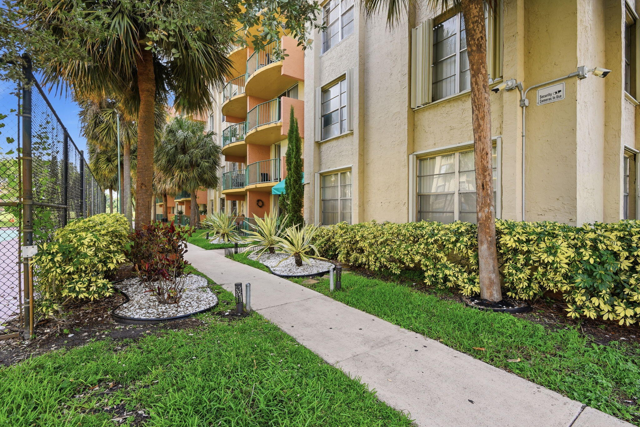9360 Fontainebleau Boulevard Apt 310