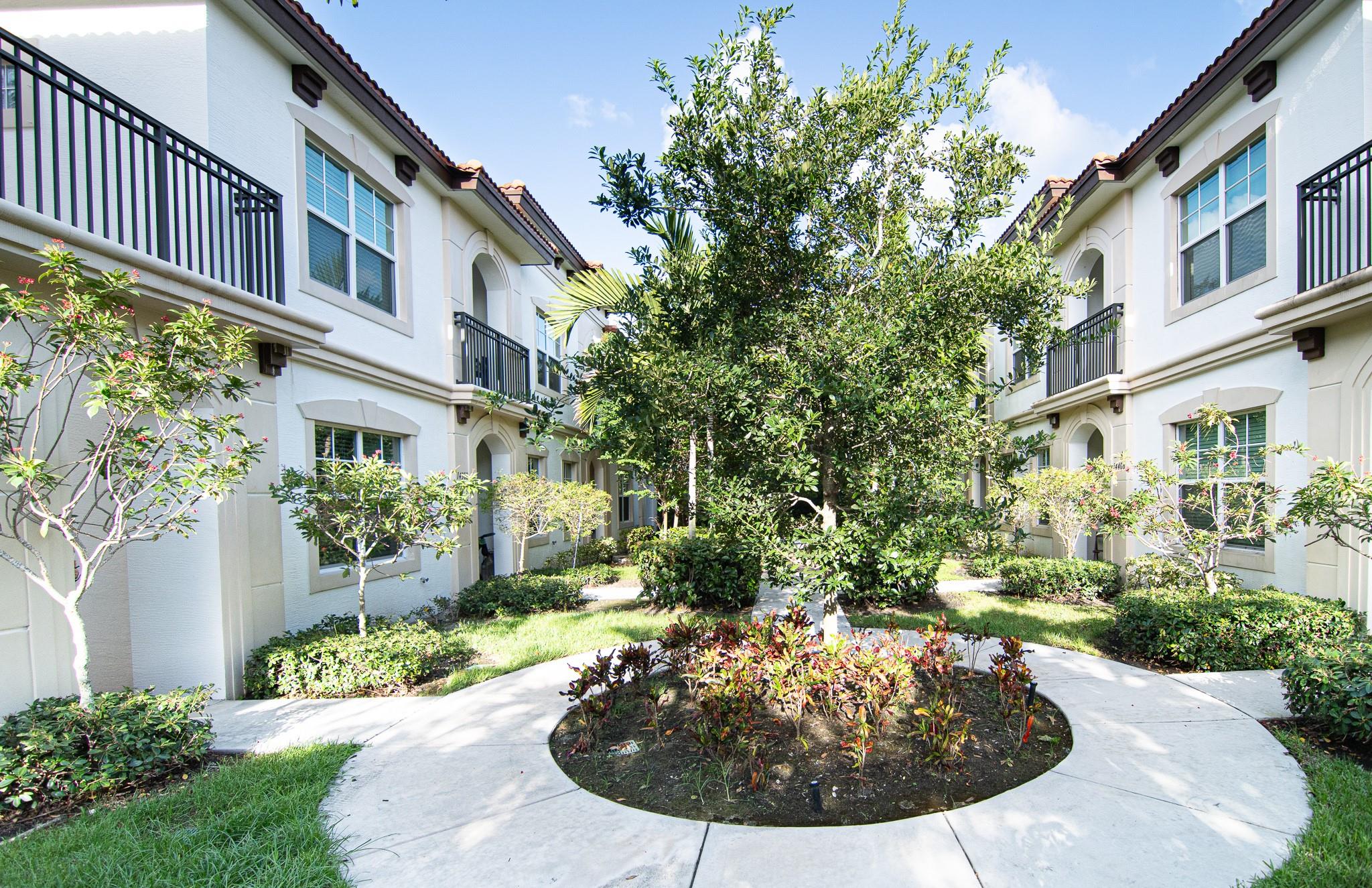 3 bedroom, 2.5 bath Townhome, garage and covered carport. Master Bedroom w/private balcony, Master bath appointed nicely with large soaking tub and over-sized shower, walk-in closet, spacious floor-plan, open living/kitchen/dining area. Stainless appliances, granite counter tops in kitchen, washer/dryer. Quaint gated, with pool. Only 31 residences within community.