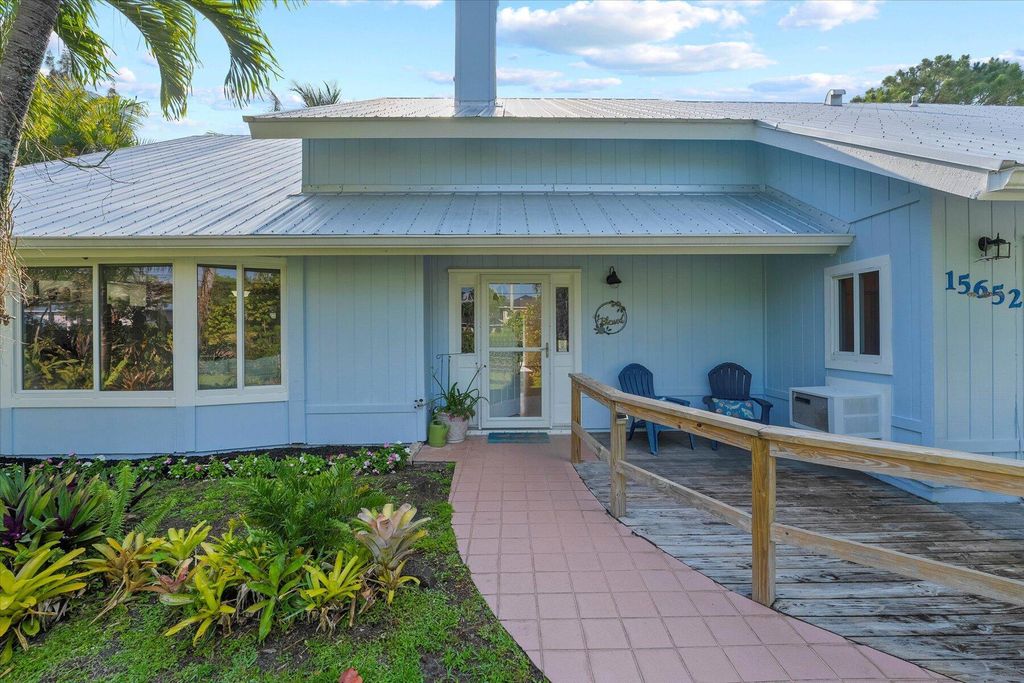 Photo of 15652 75th Avenue N, Palm Beach Gardens, FL 33418 (MLS # R10986222)