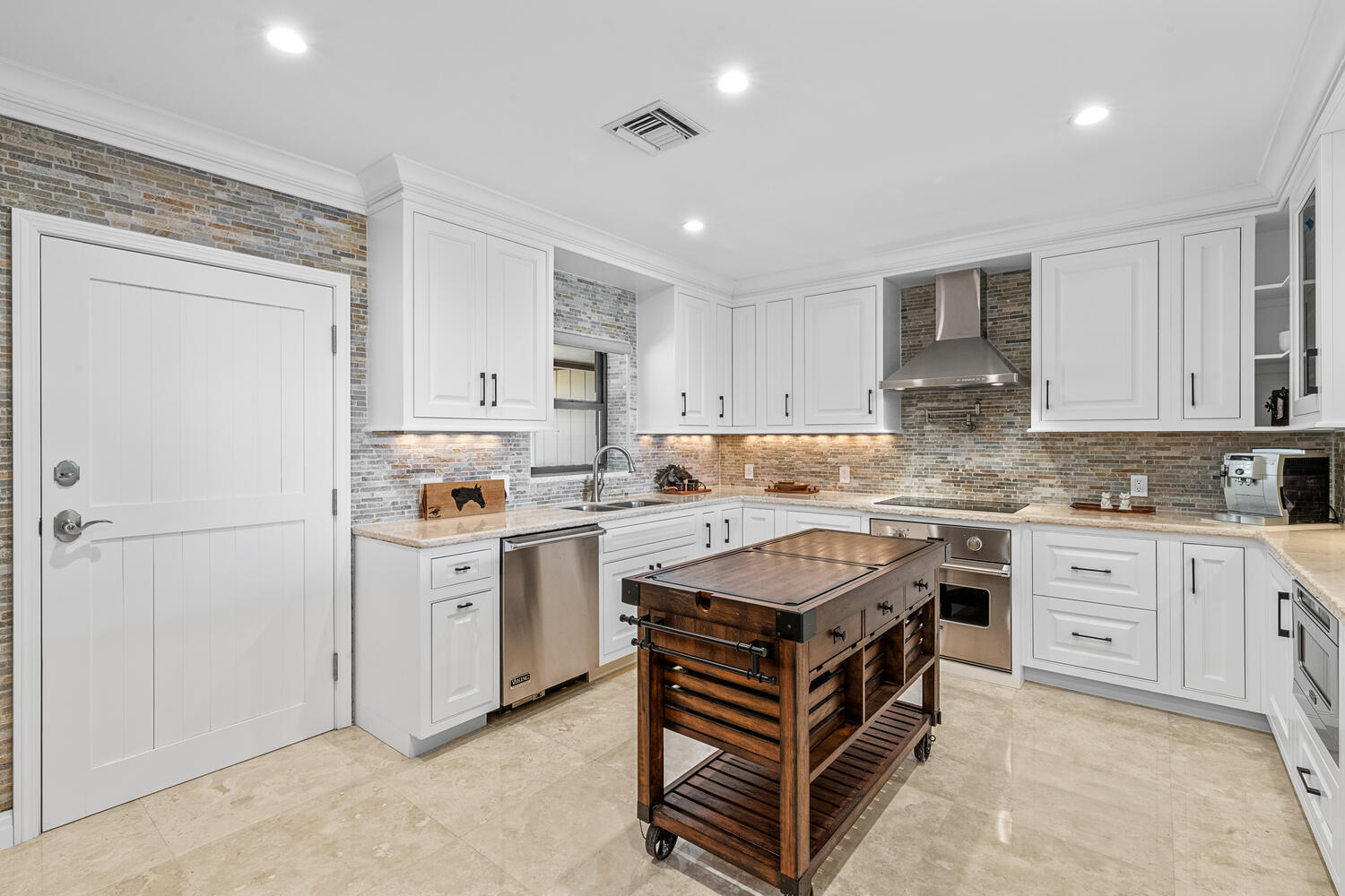 POLO ISLAND CONDO - Residential Lease