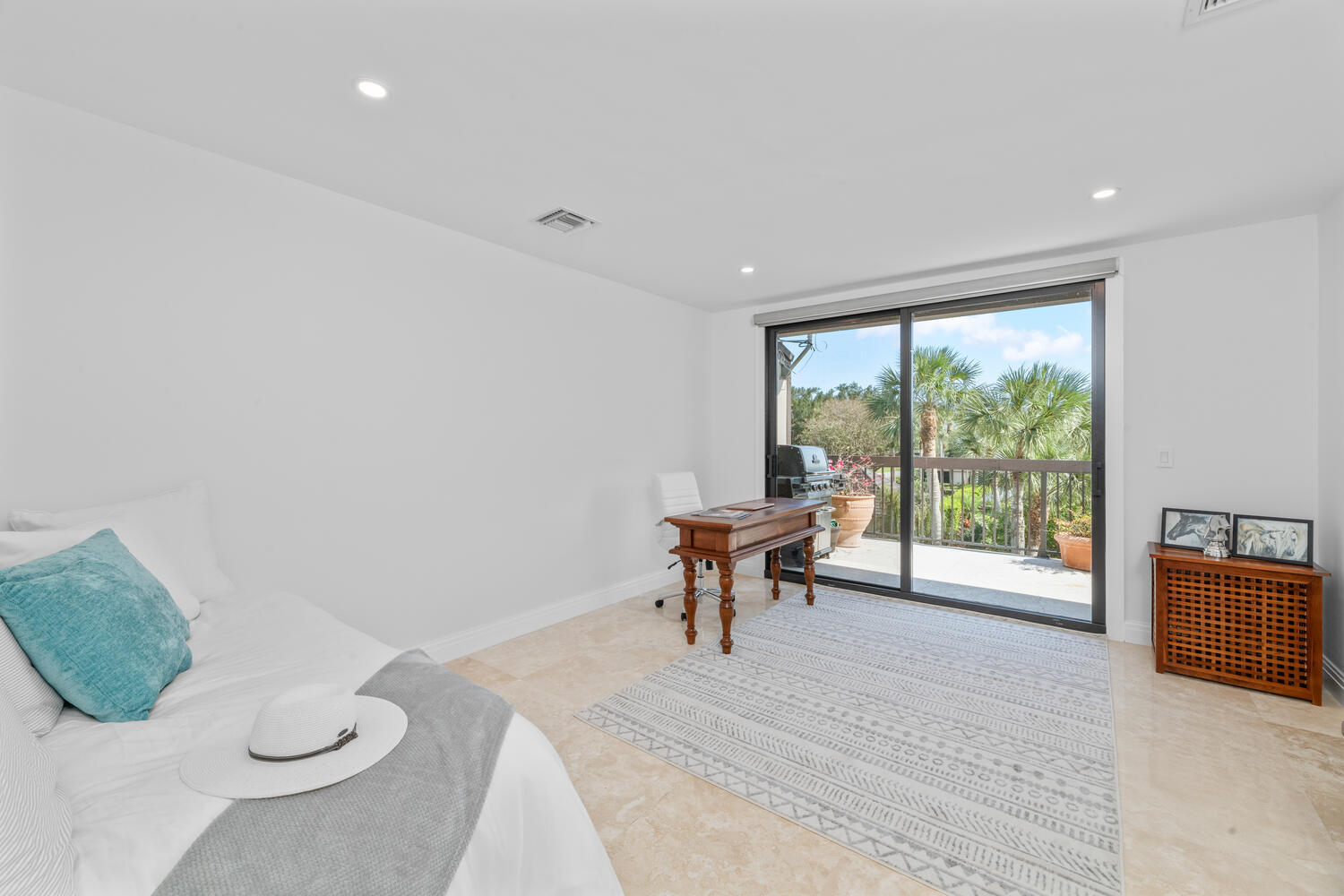 POLO ISLAND CONDO - Residential Lease