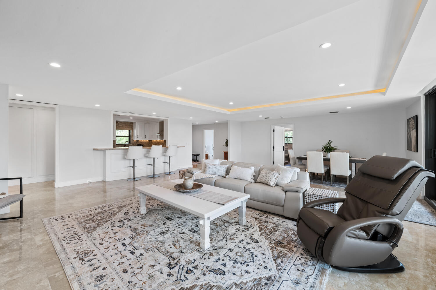 POLO ISLAND CONDO - Residential Lease