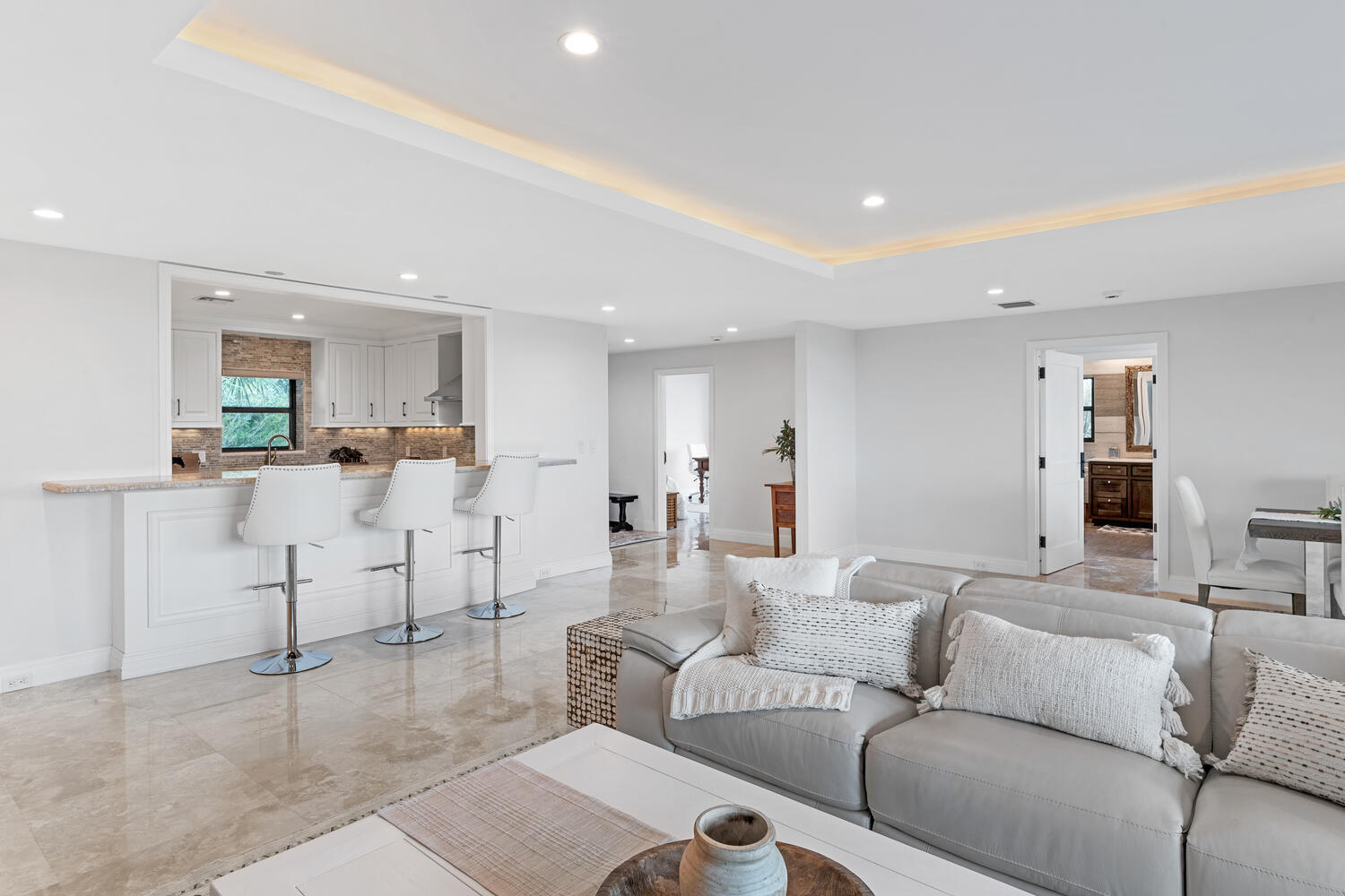 POLO ISLAND CONDO - Residential Lease