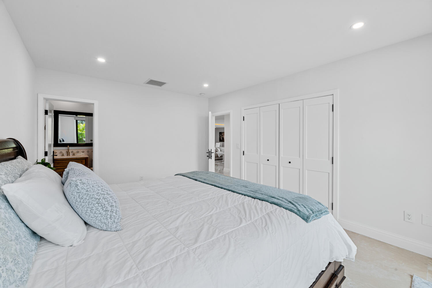 POLO ISLAND CONDO - Residential Lease