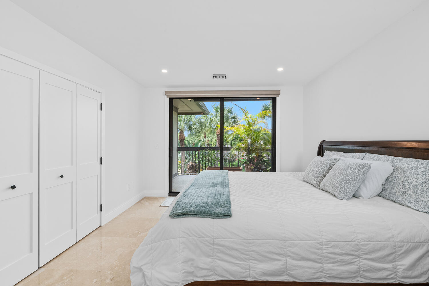 POLO ISLAND CONDO - Residential Lease