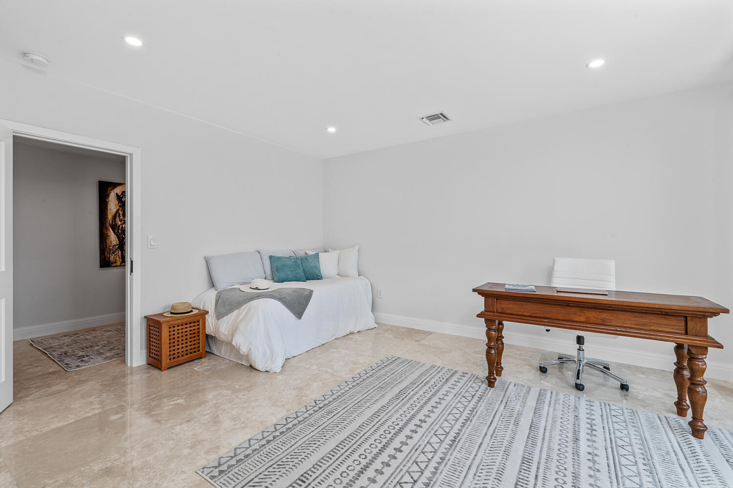 POLO ISLAND CONDO - Residential Lease