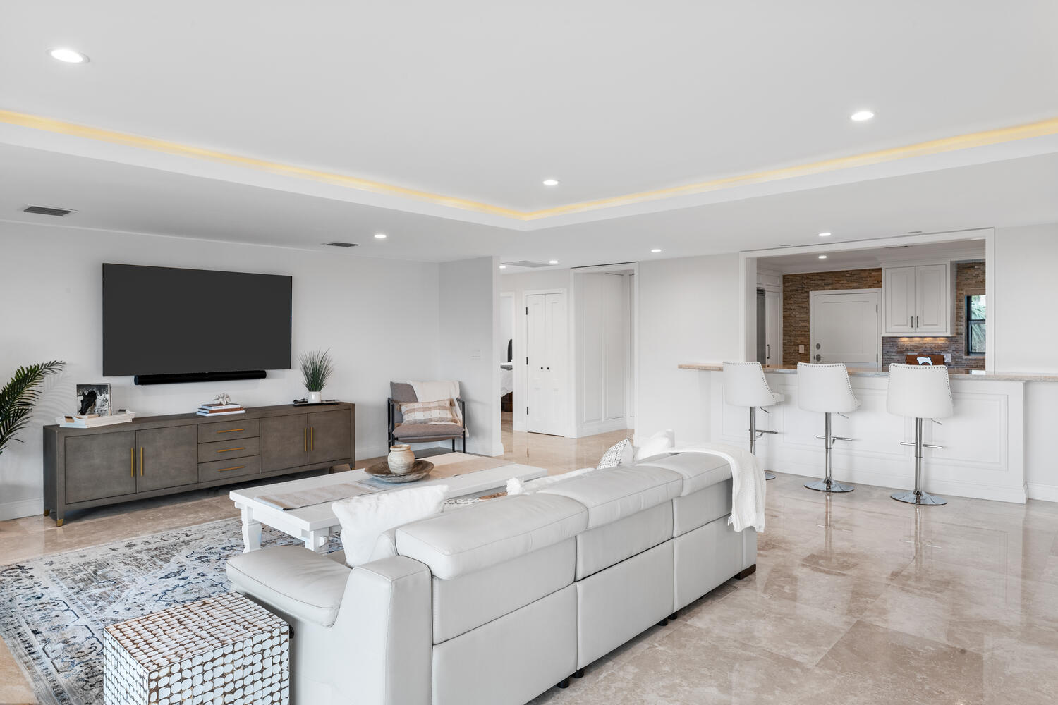 POLO ISLAND CONDO - Residential Lease