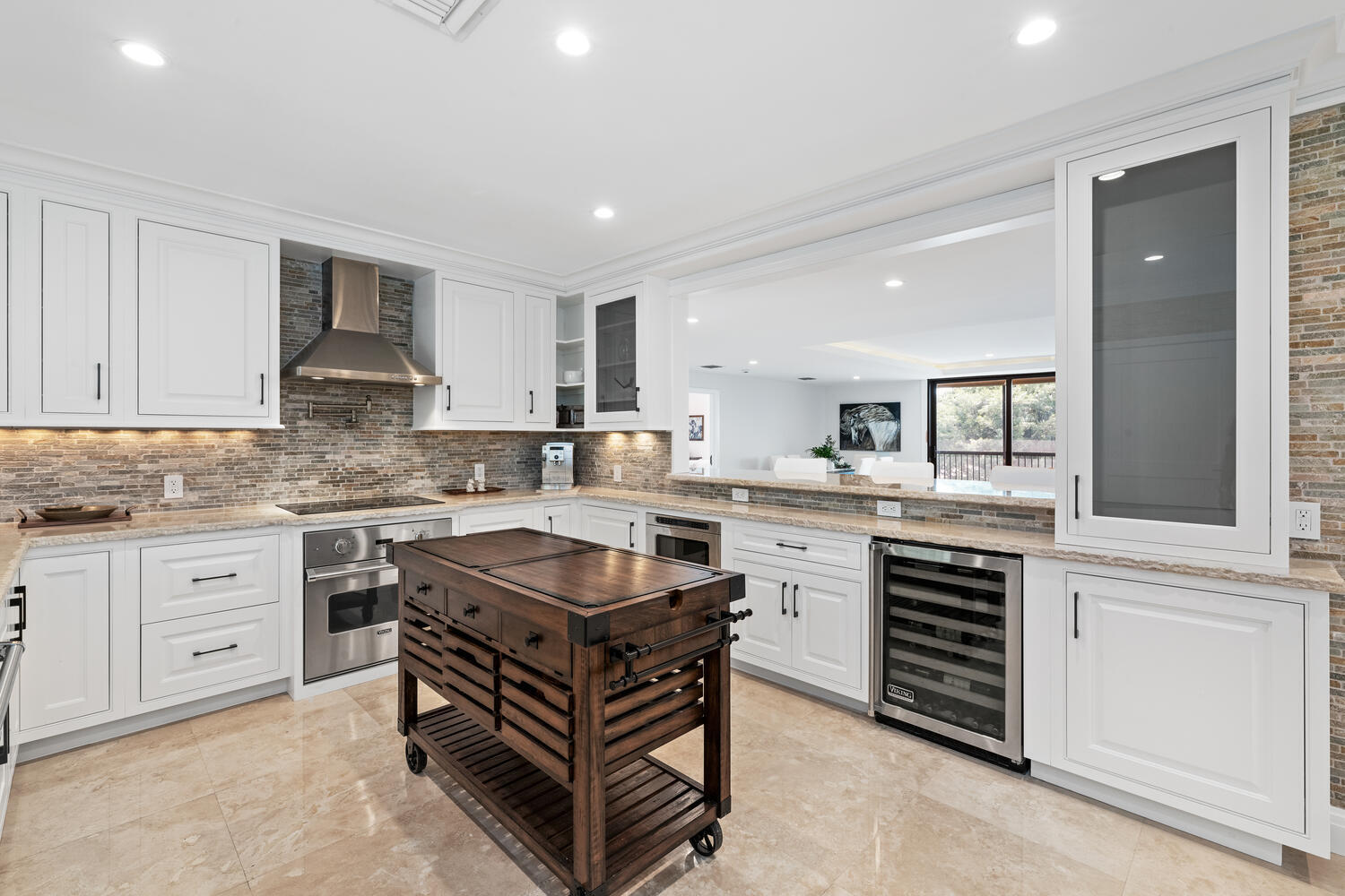 POLO ISLAND CONDO - Residential Lease