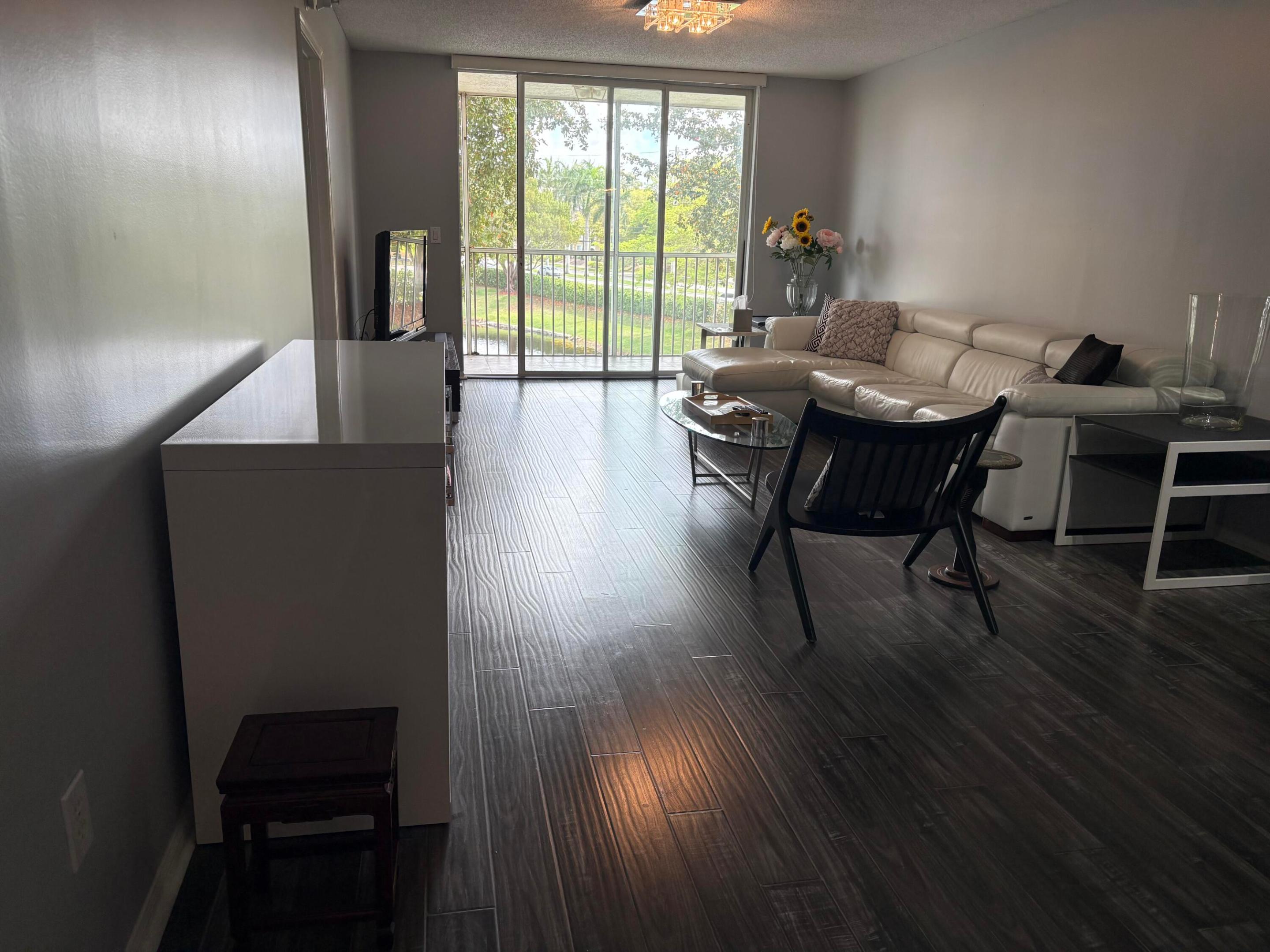 SOUTHAMPTON CONDOMINIUM I - Residential