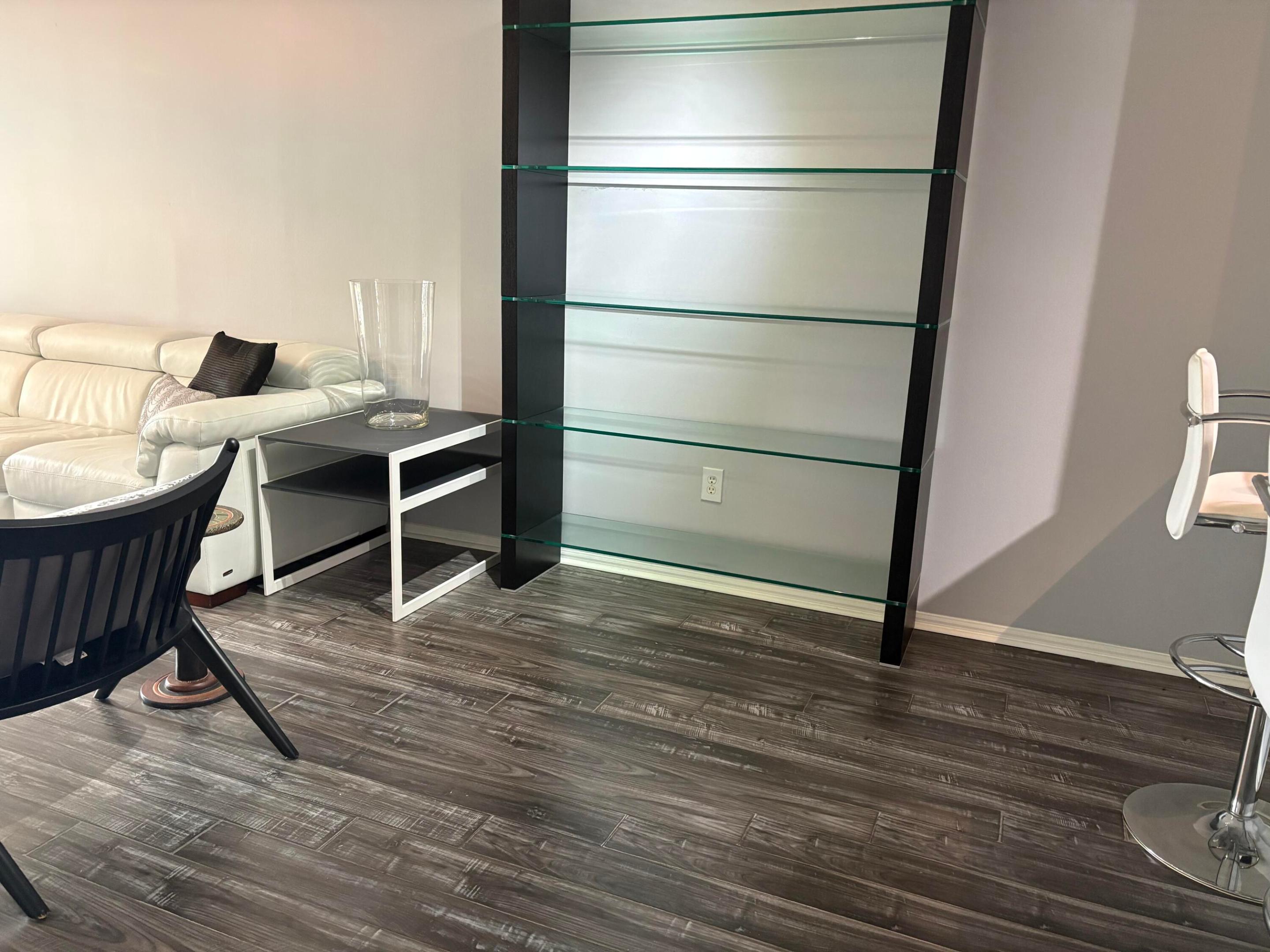 SOUTHAMPTON CONDOMINIUM I - Residential