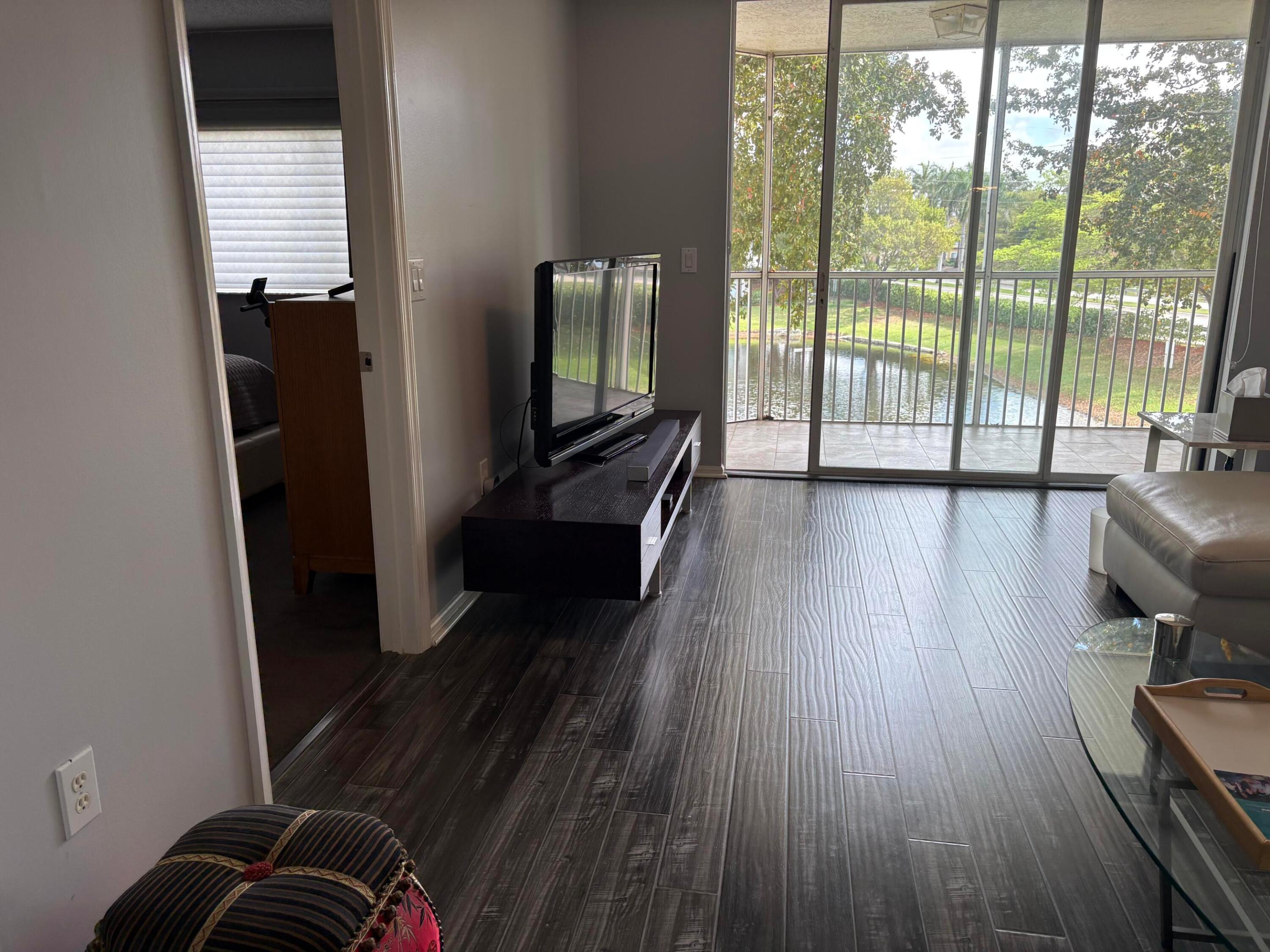 SOUTHAMPTON CONDOMINIUM I - Residential