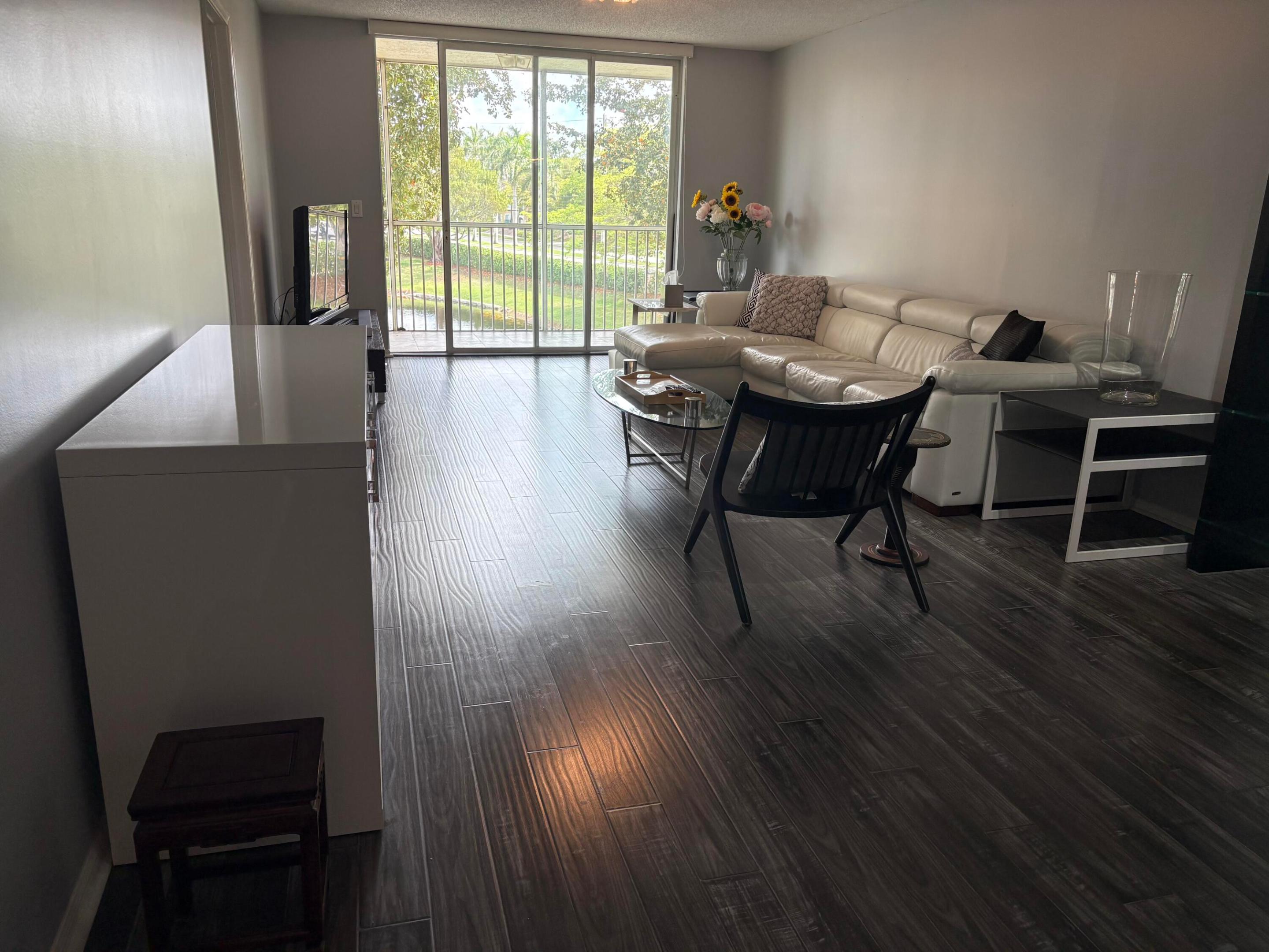 SOUTHAMPTON CONDOMINIUM I - Residential