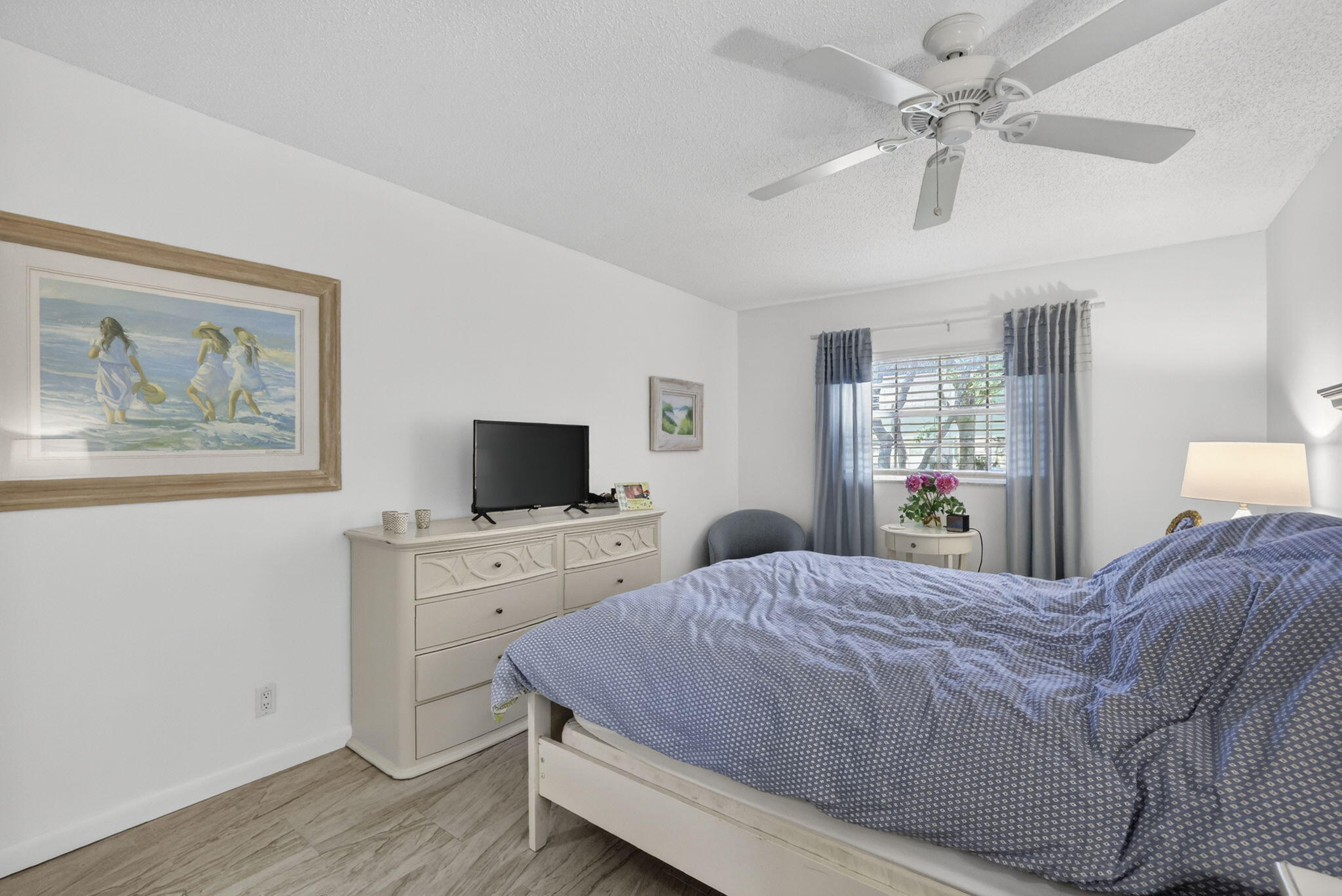 MEADOWS CONDO - Residential