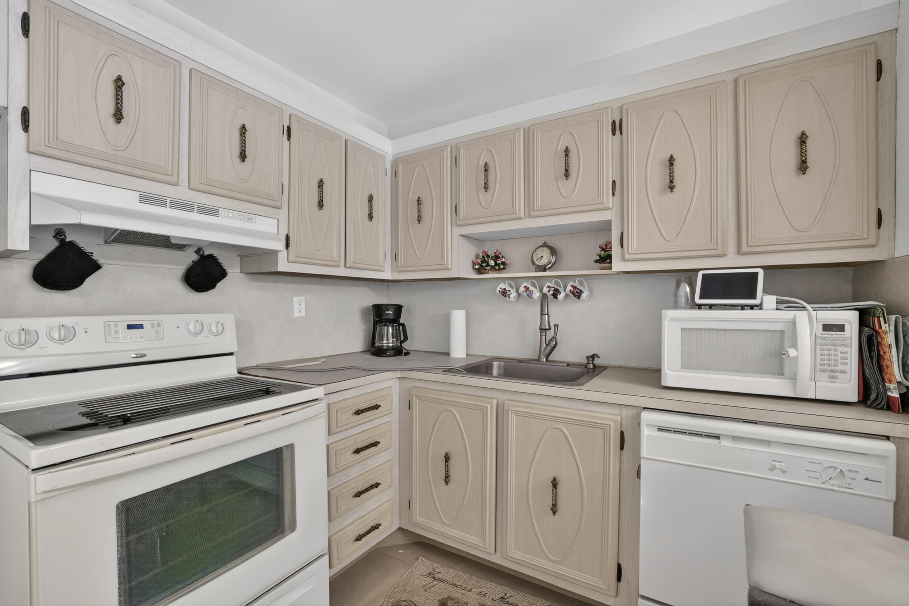MEADOWS CONDO - Residential