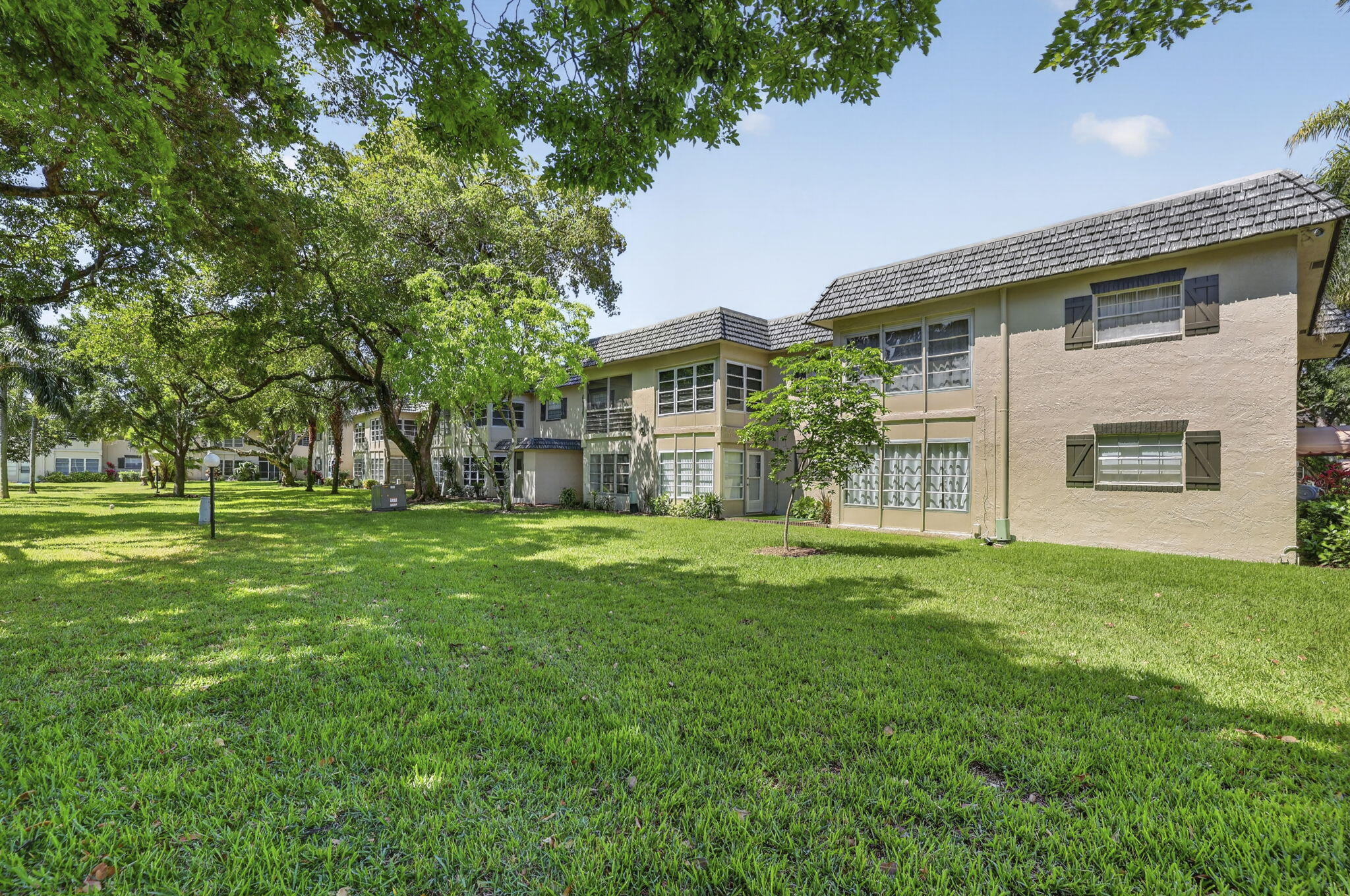 MEADOWS CONDO - Residential