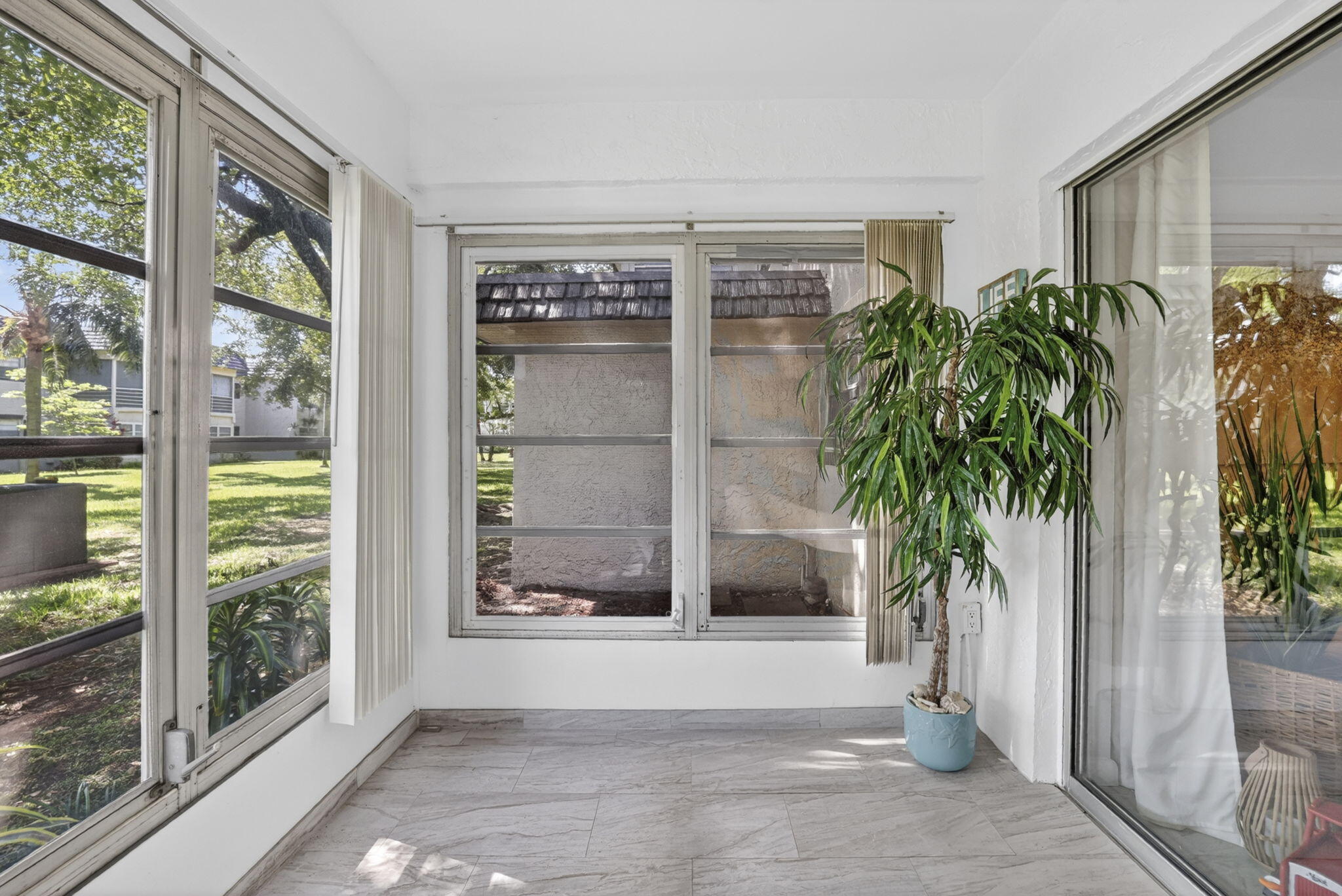 MEADOWS CONDO - Residential