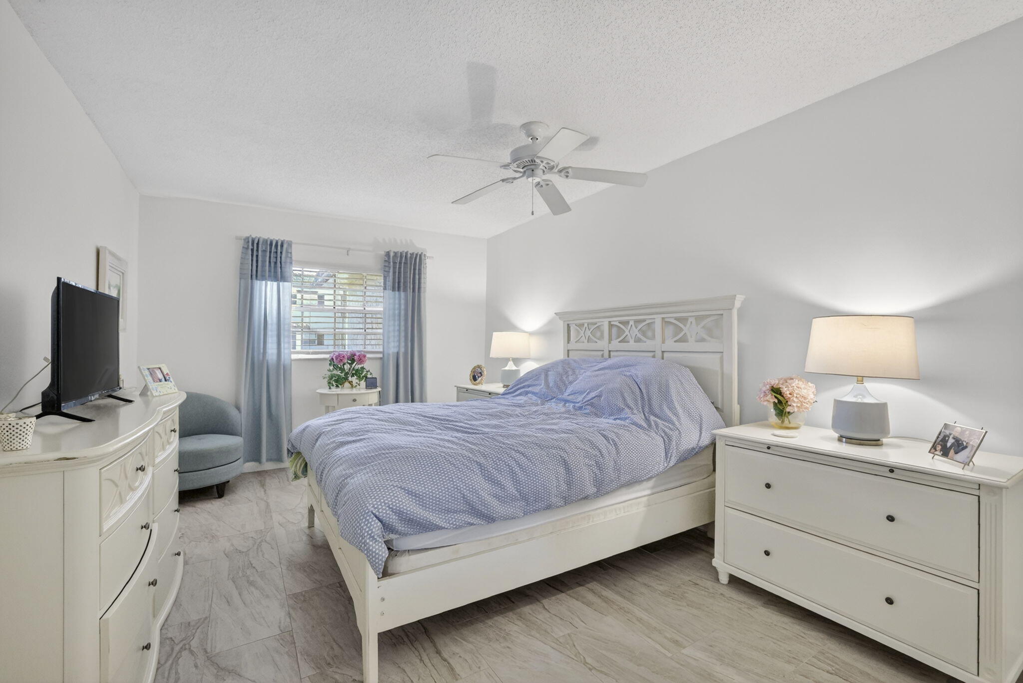 MEADOWS CONDO - Residential