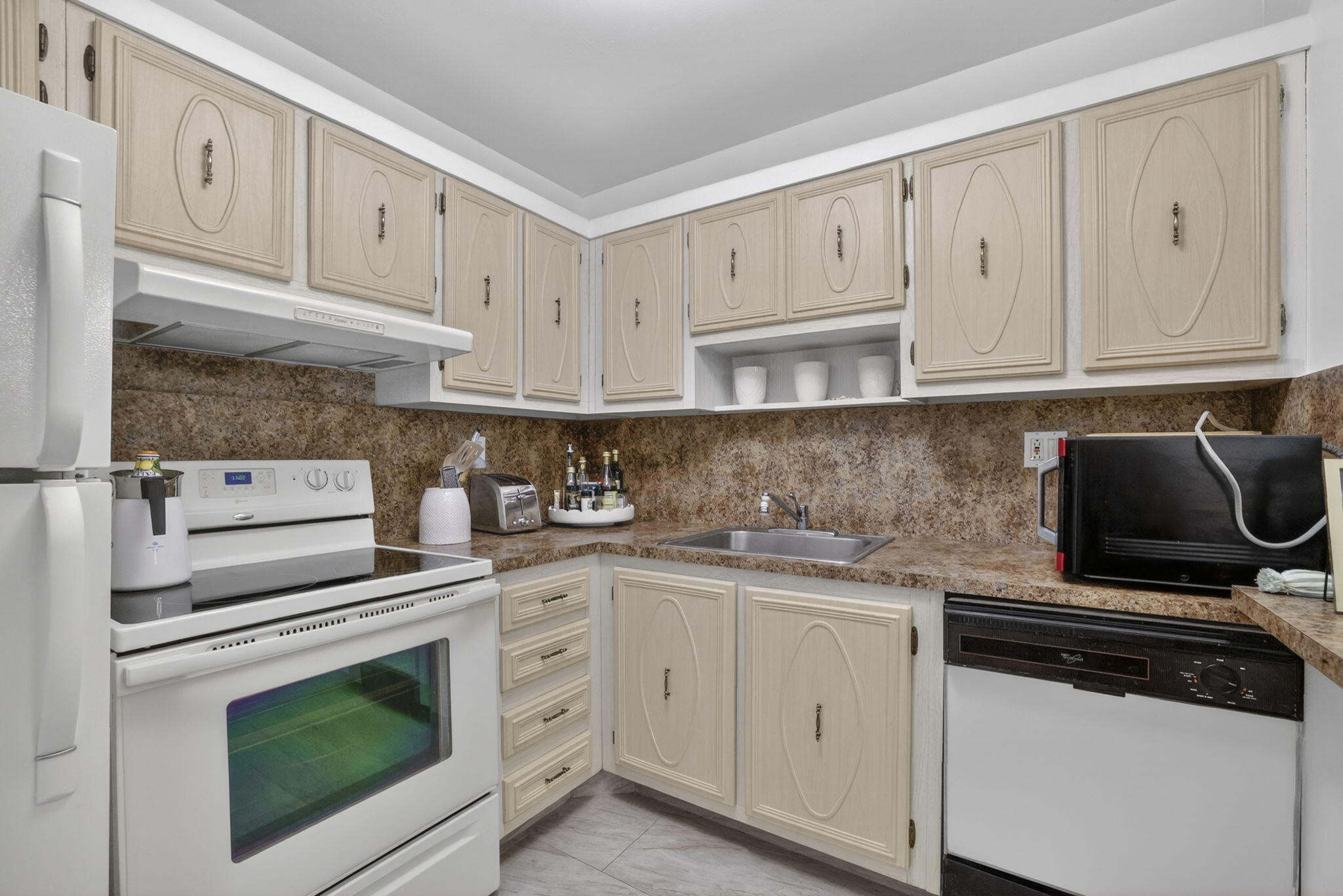 MEADOWS CONDO - Residential