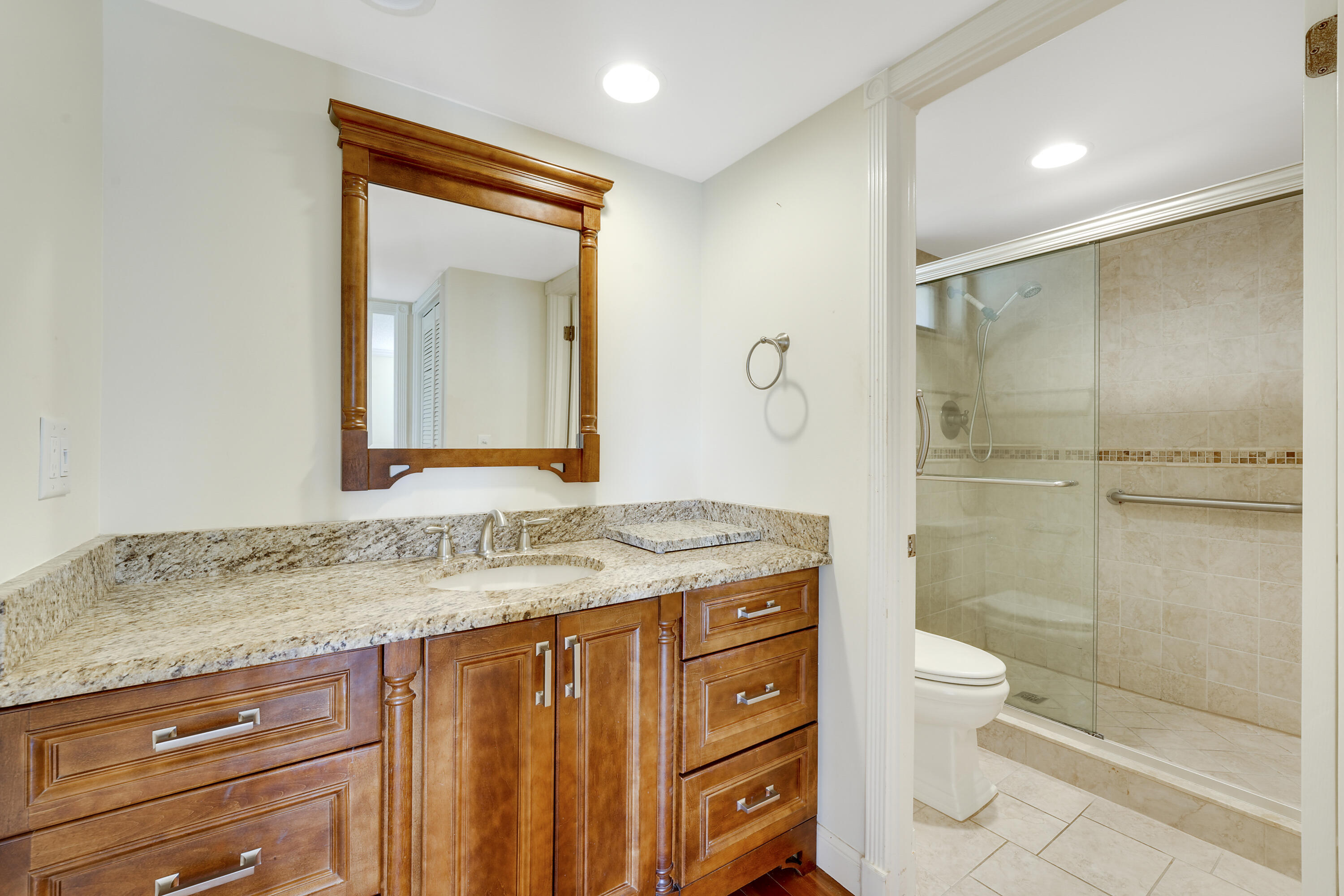 WOODLAND LAKES - Residential