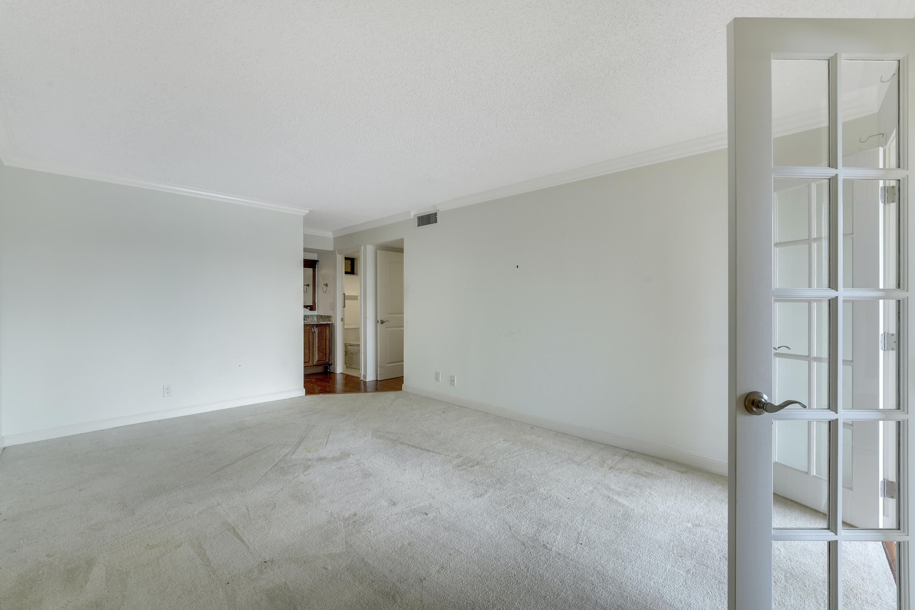 WOODLAND LAKES - Residential