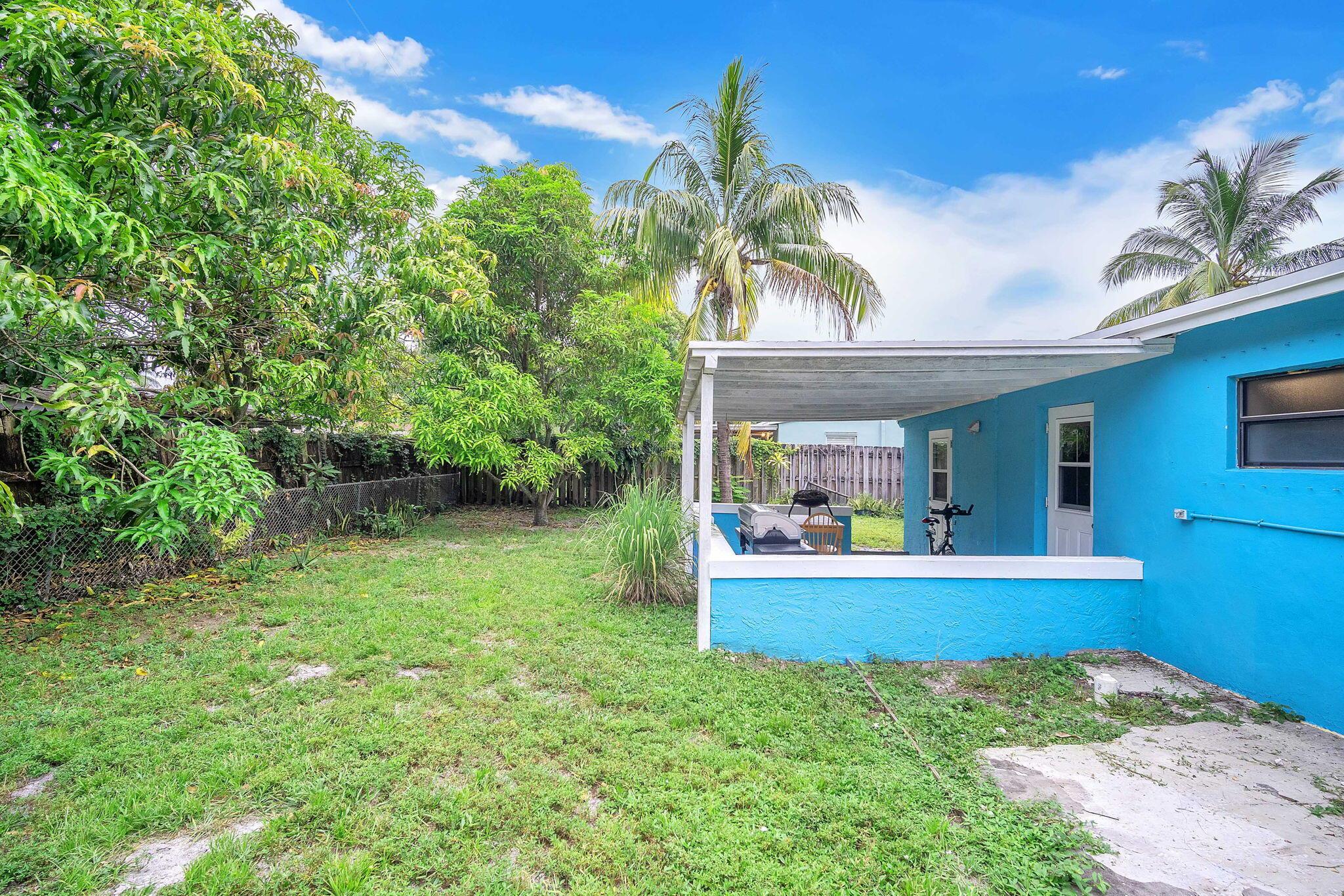 COLLIER MANOR - Residential