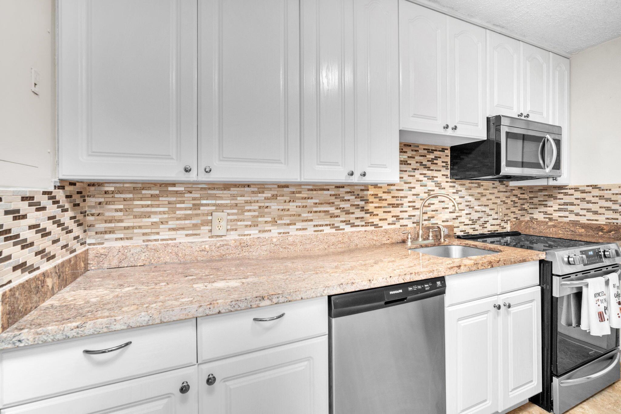 COLLIER MANOR - Residential