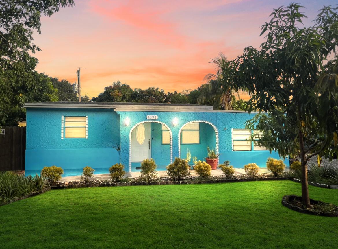 COLLIER MANOR - Residential