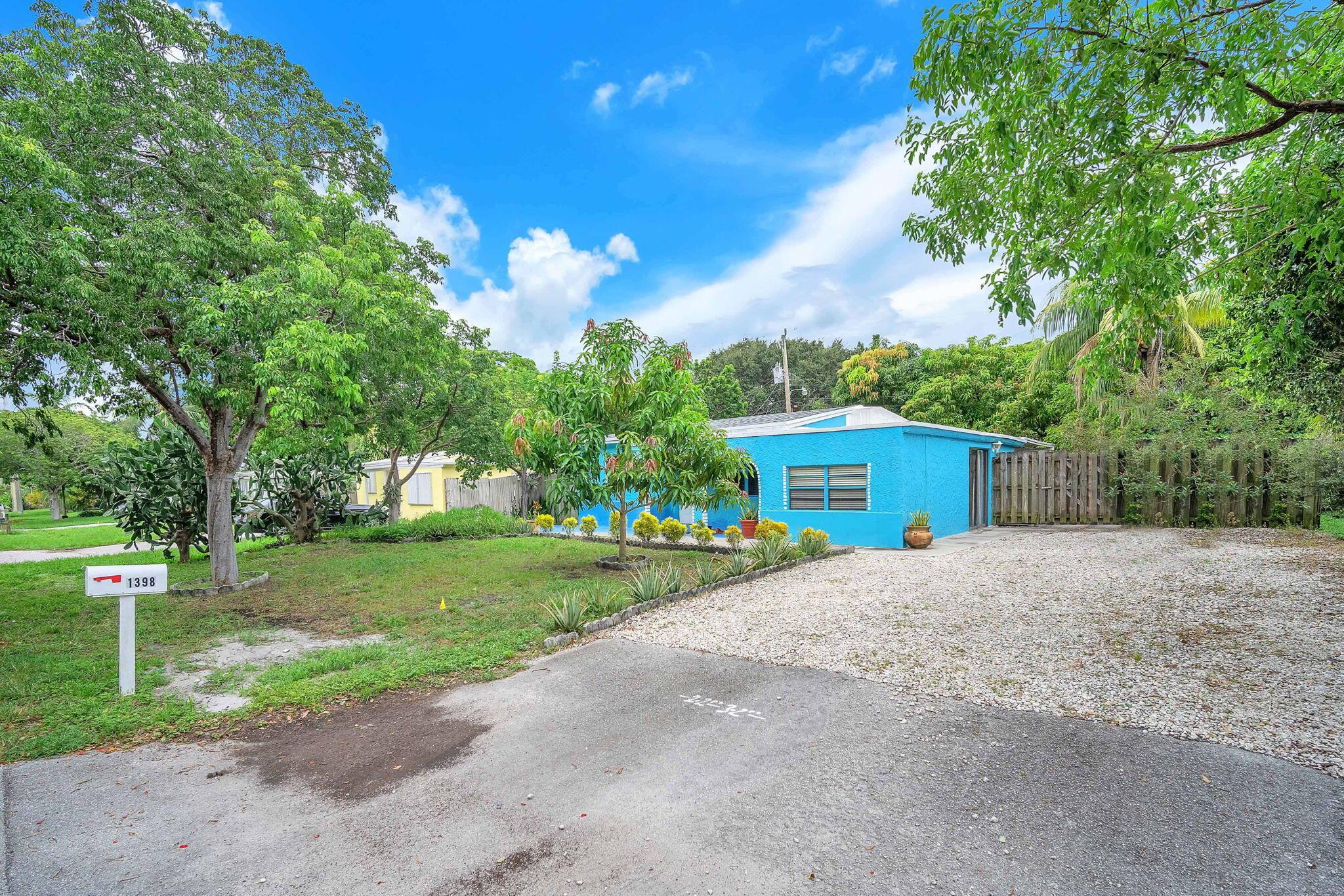 COLLIER MANOR - Residential