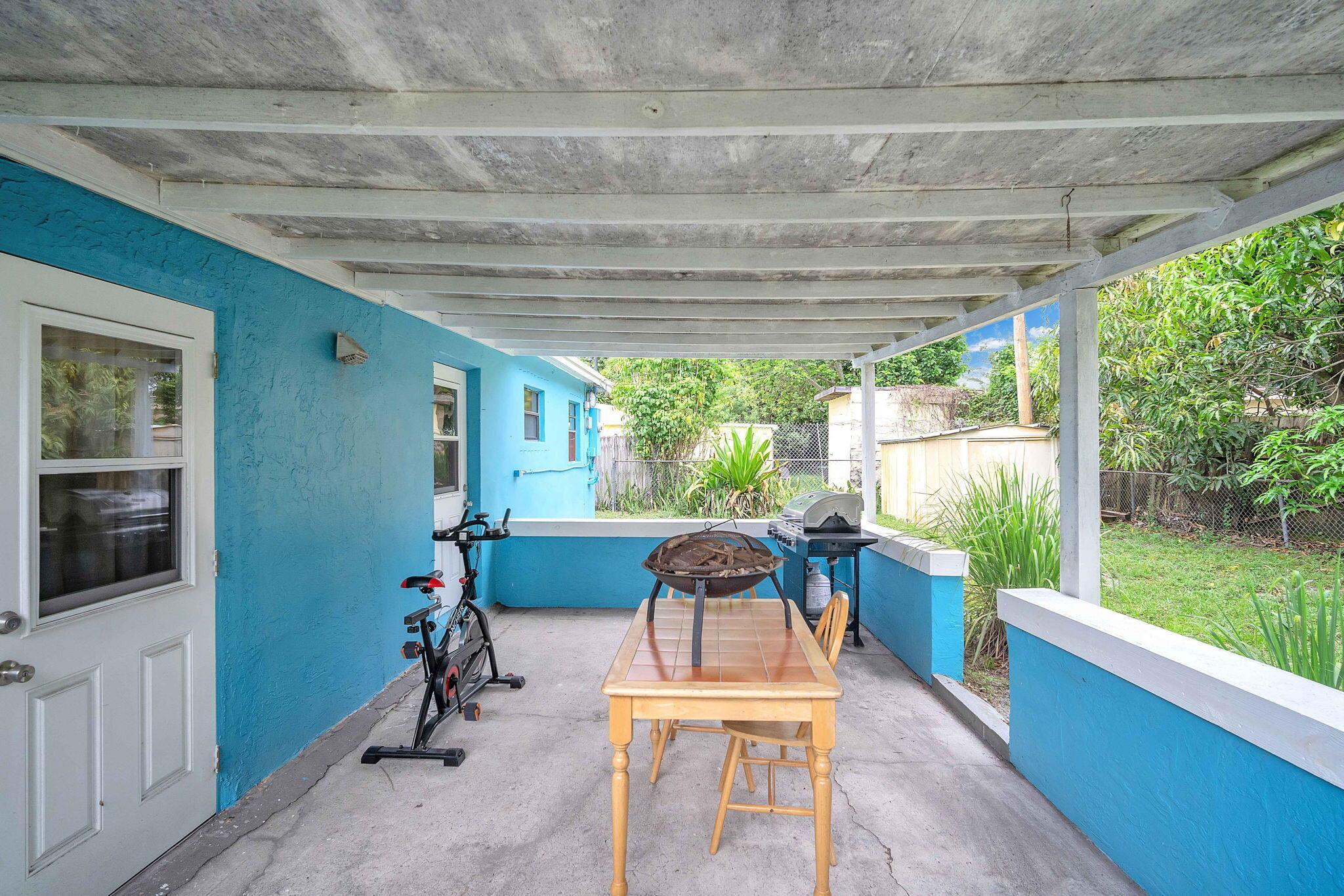 COLLIER MANOR - Residential