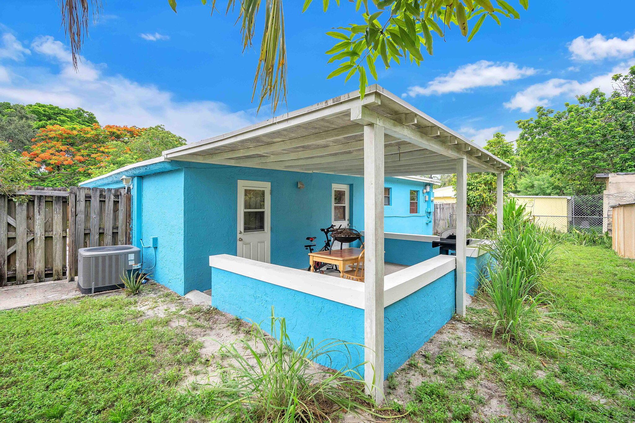 COLLIER MANOR - Residential