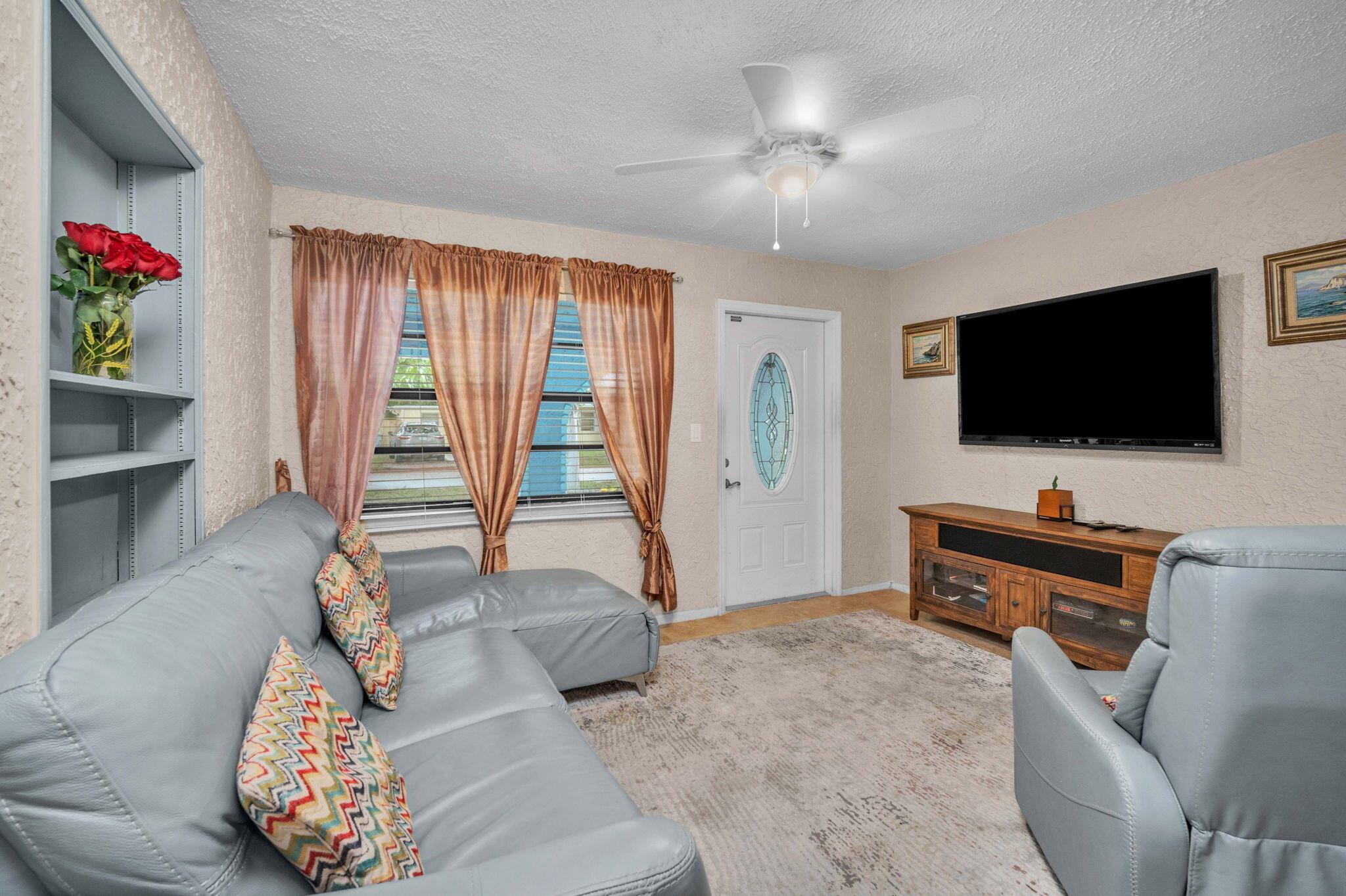 COLLIER MANOR - Residential