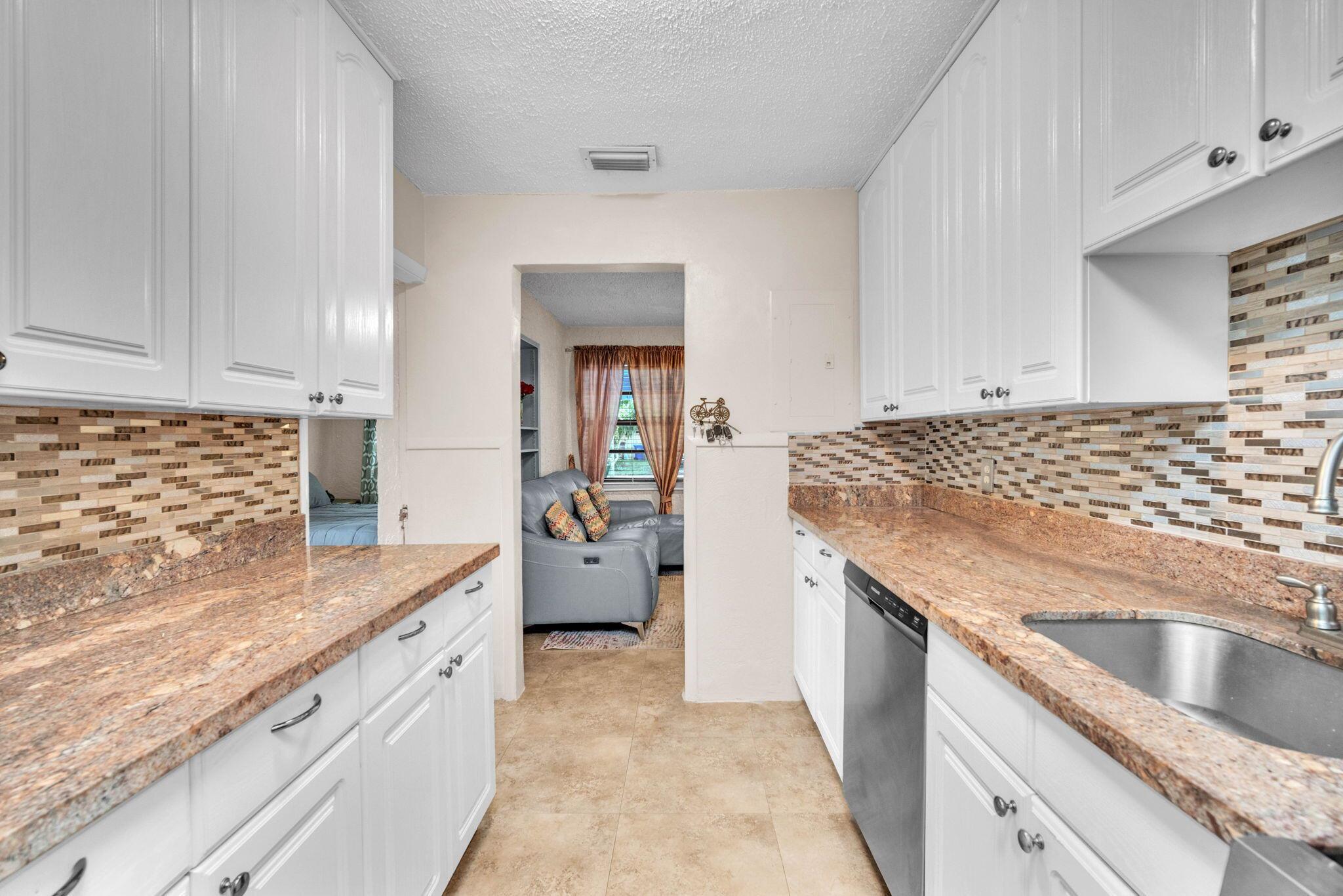 COLLIER MANOR - Residential