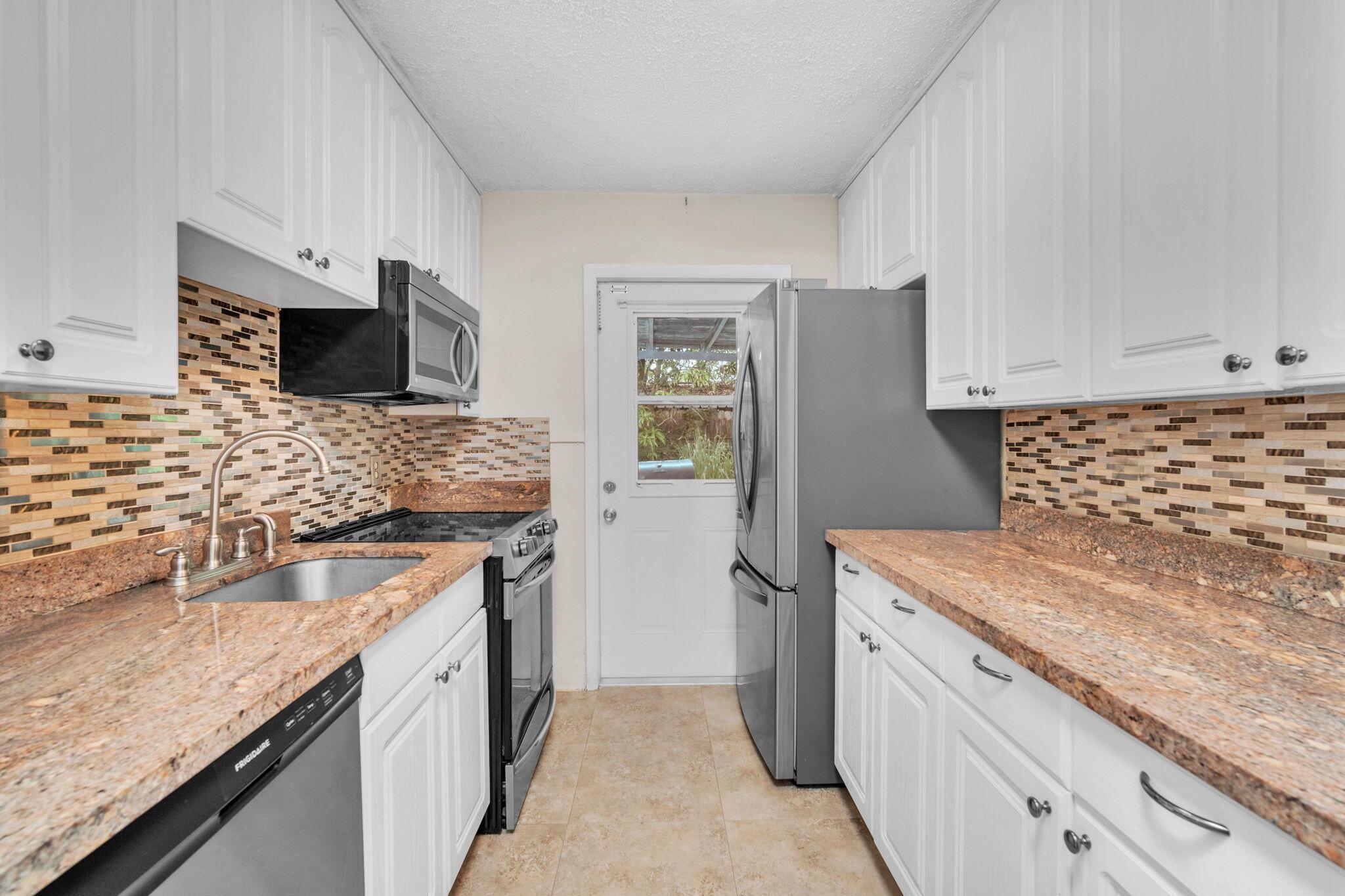 COLLIER MANOR - Residential