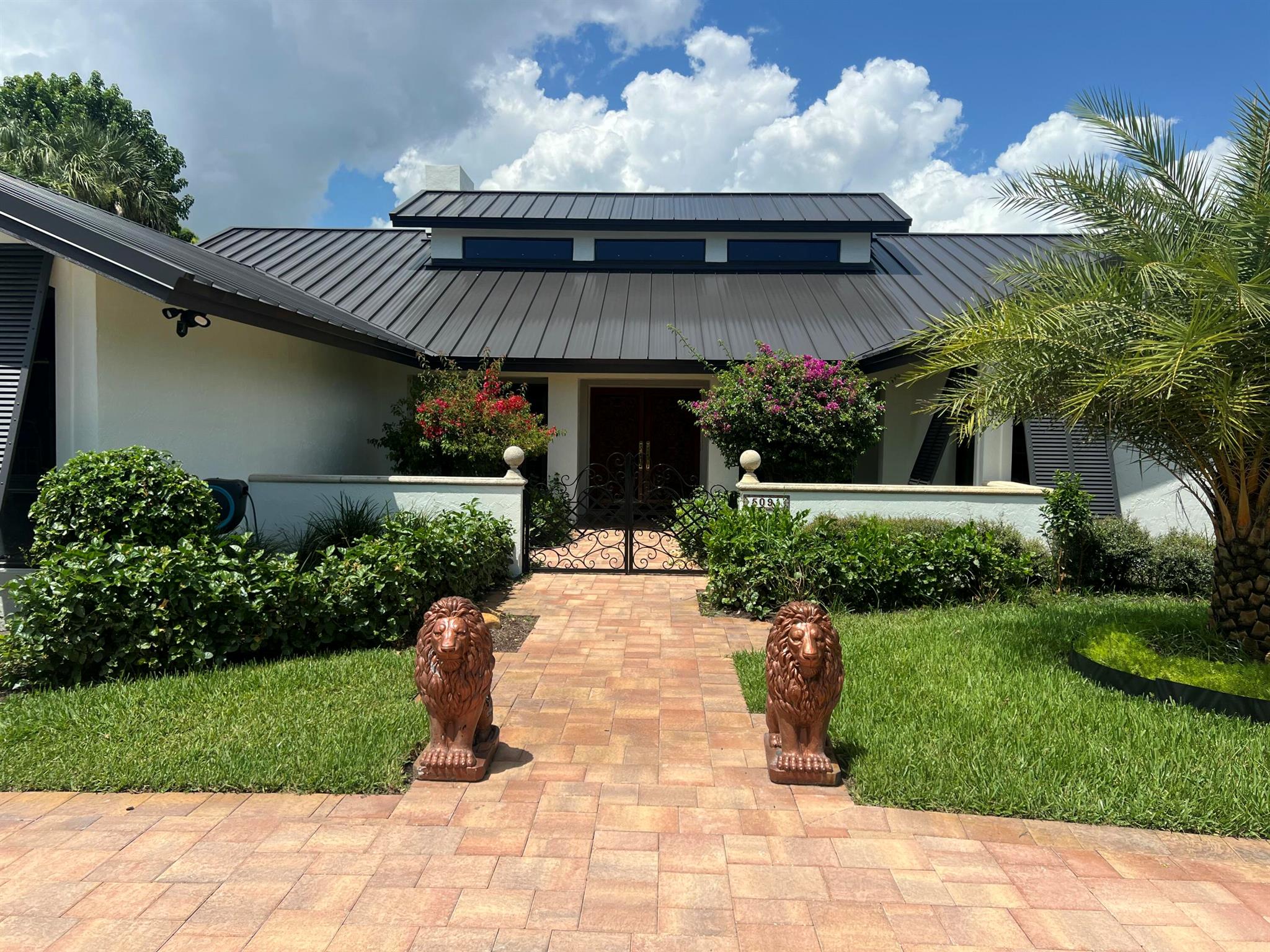 Rarely available rental in Mariner Sands! This custom 3-bed, 2.5-bath single family home is located on the 7th fairway of the Blue Course. The rear view overlooks the golf course and features a 40' black lap pool and concrete pergola for outdoor living and enjoying breathtaking sunsets. Upon entering the home one's eye is drawn toward the Tuscan Fireplace and the beautiful Pine covered ceiling that runs throughout the living room and main living areas. Mariner Sands offers a NEW clubhouse, resort-style pool, tennis and pickleball, 2 championship golf courses, fitness center, croquet, and more. Temporary Social or Golf Membership REQUIRED. Social is $910 per month plus tax. Golf is $2,170 per month plus tax. Landlord will not consider a lease that is less than 3​​‌​​​​‌​‌​​​‌‌​​​‌‌‌​​‌​​‌‌​​​​ months.