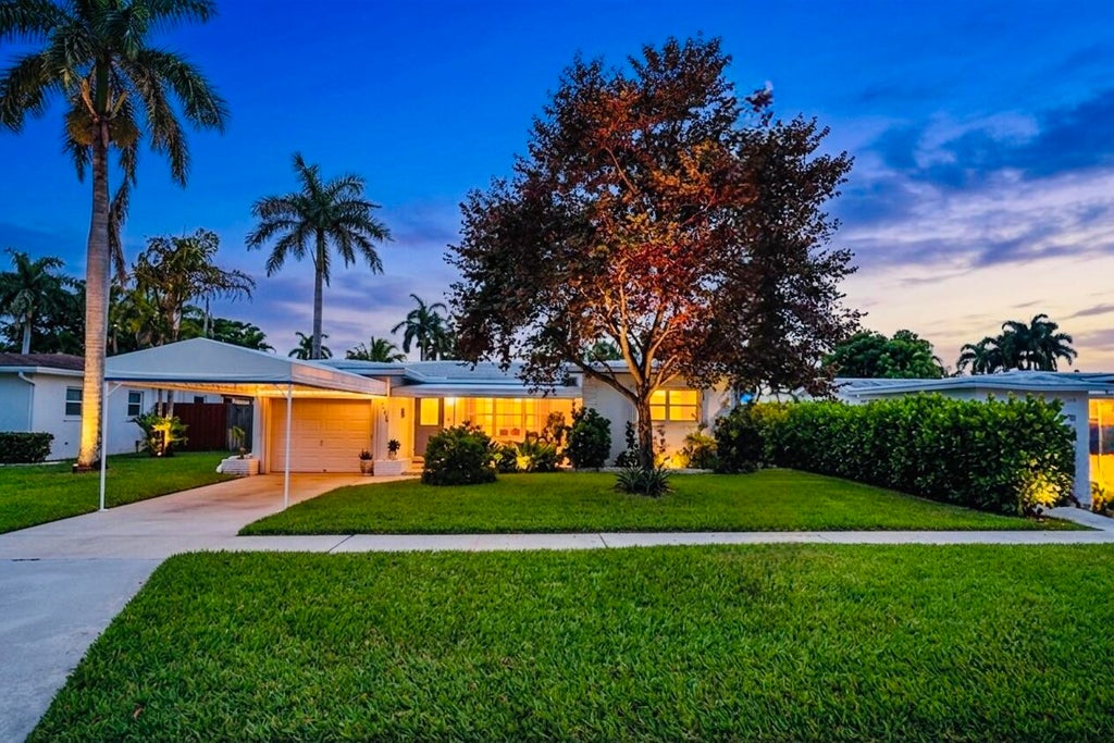 Photo of 707 N 32nd Avenue, Hollywood, FL 33021 (MLS # B26048656)