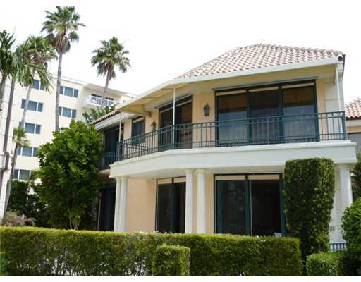 VILLA PLATI TOWNHOMES - Residential