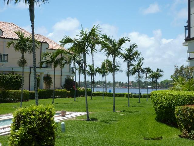 VILLA PLATI TOWNHOMES - Residential