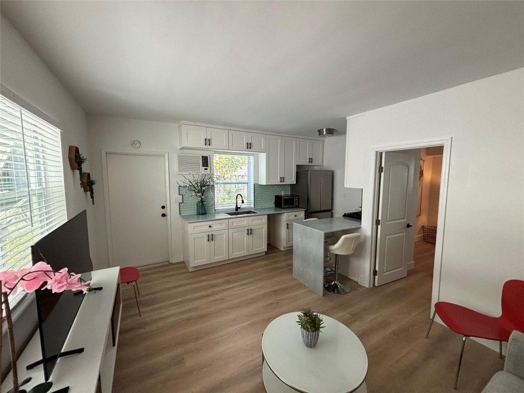 Photo of 1315 SE 2nd Street #REAR WEST, Fort Lauderdale, FL 33301 (MLS # F10515065)