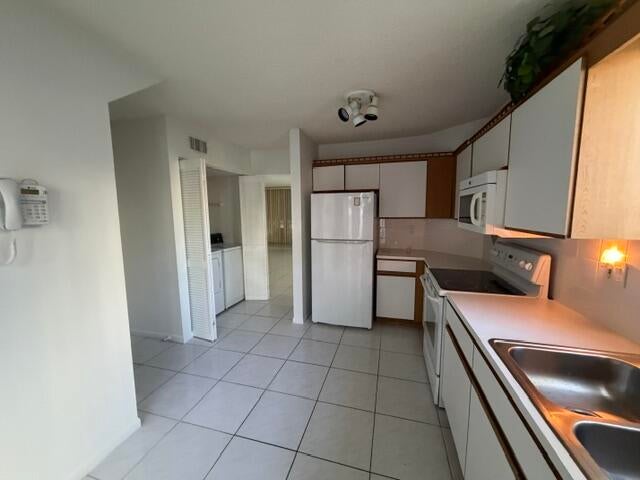 View photos, virtual tours, details... 9770 NICKELS Boulevard 404