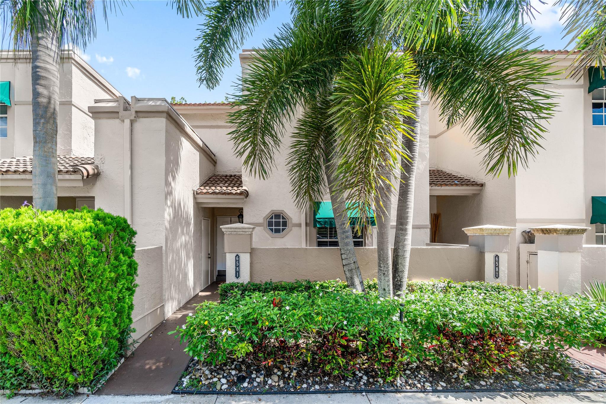 6581 Via Regina 6581, Boca Raton, FL, 33433/$375,000 1 6581 Via Regina 6581