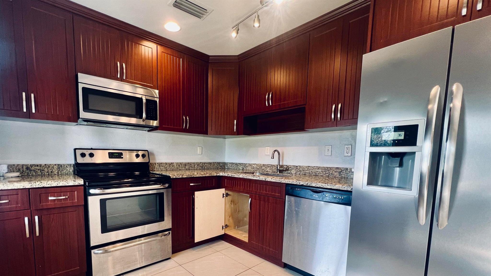 BOCA RATONE HEIGHTS - Residential Lease