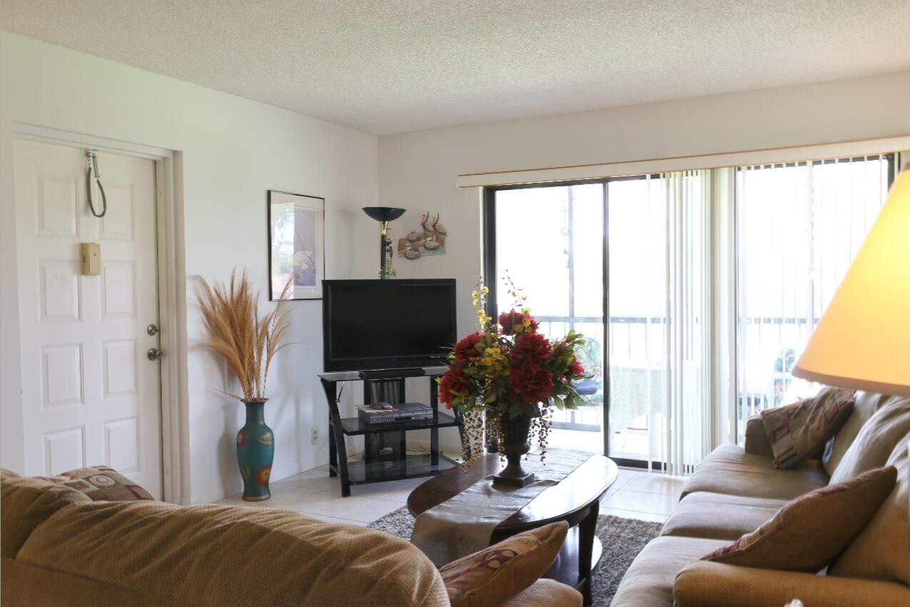 PINE RIDGE NORTH VILLAGE IV CONDO - Residential