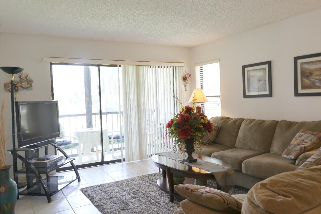 PINE RIDGE NORTH VILLAGE IV CONDO - Residential